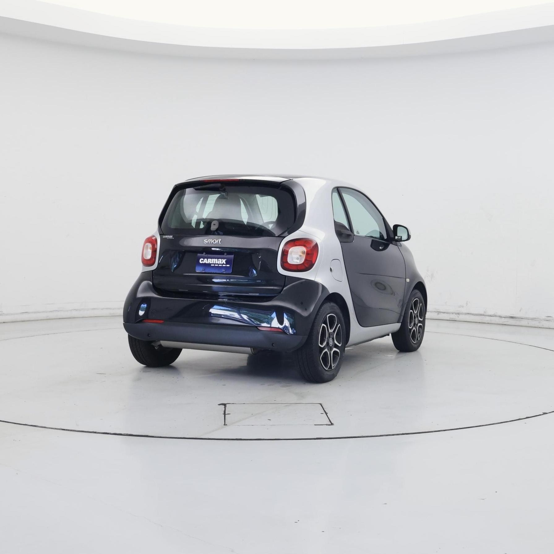 Thumbnail: 2016 smart fortwo - 8