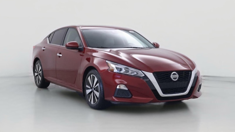 2022 Nissan Altima SV Hero Image