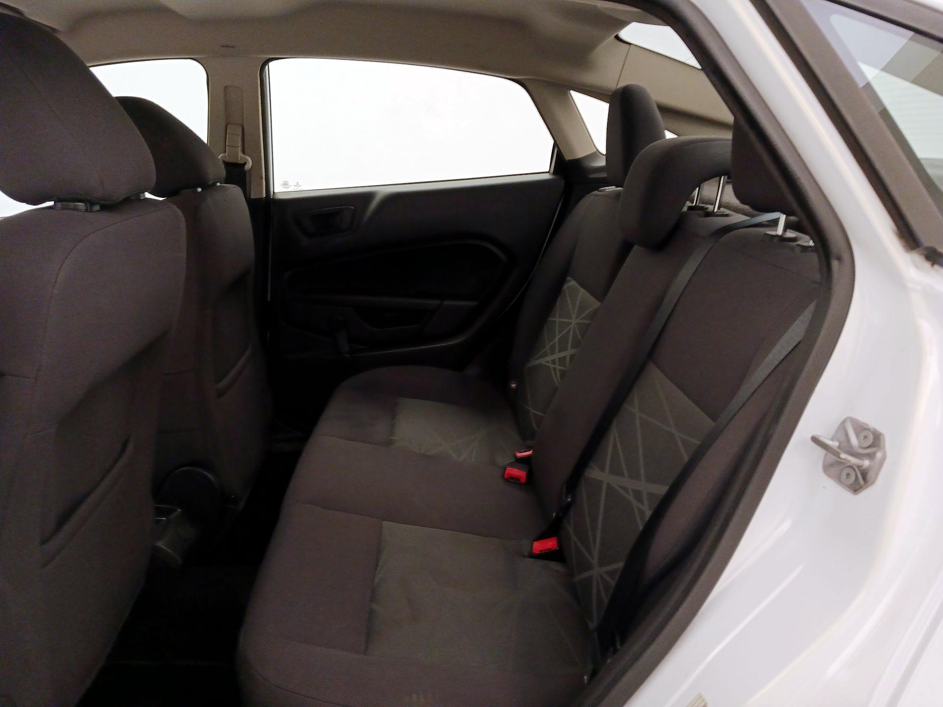 Thumbnail: 2015 Ford Fiesta - 18