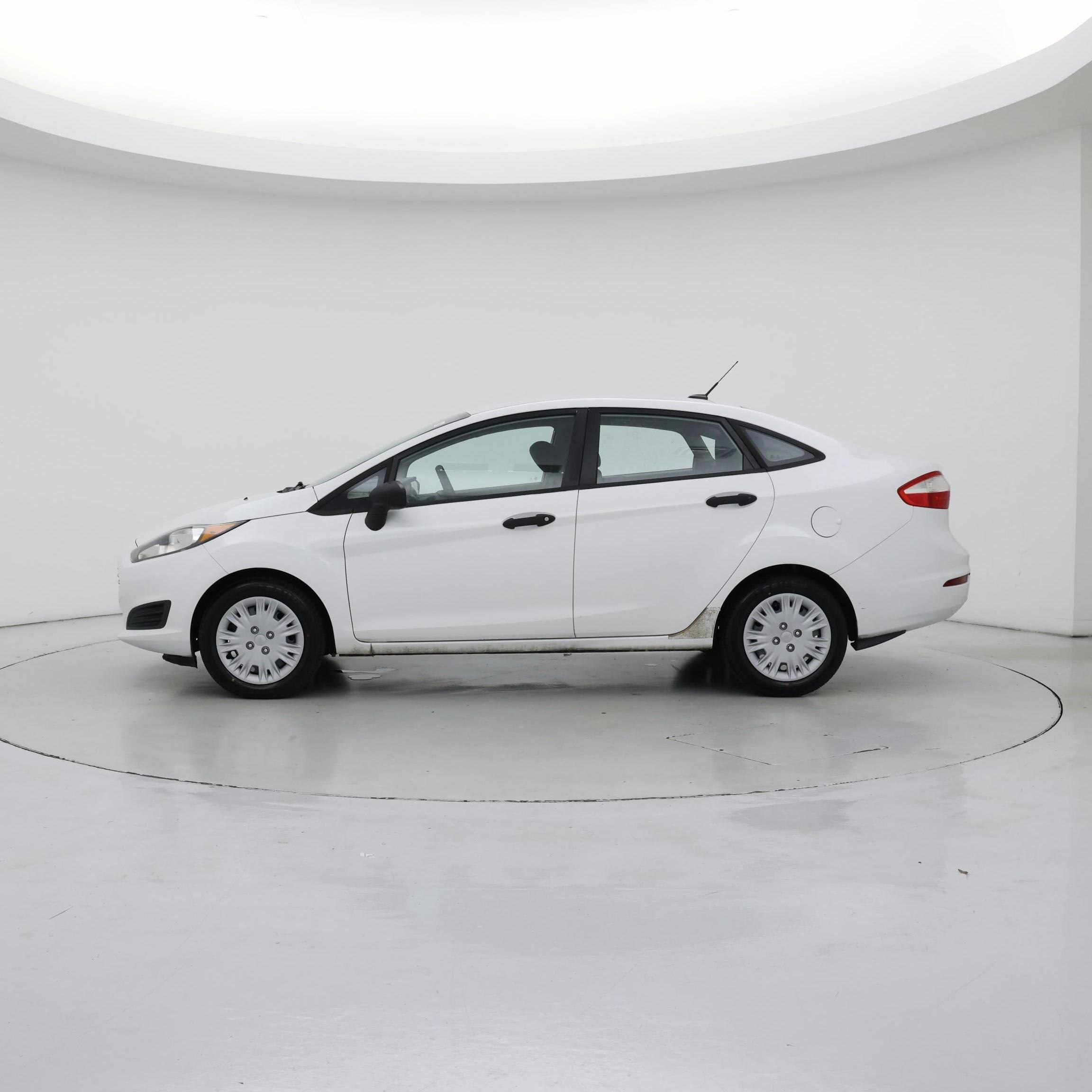 Thumbnail: 2015 Ford Fiesta - 3