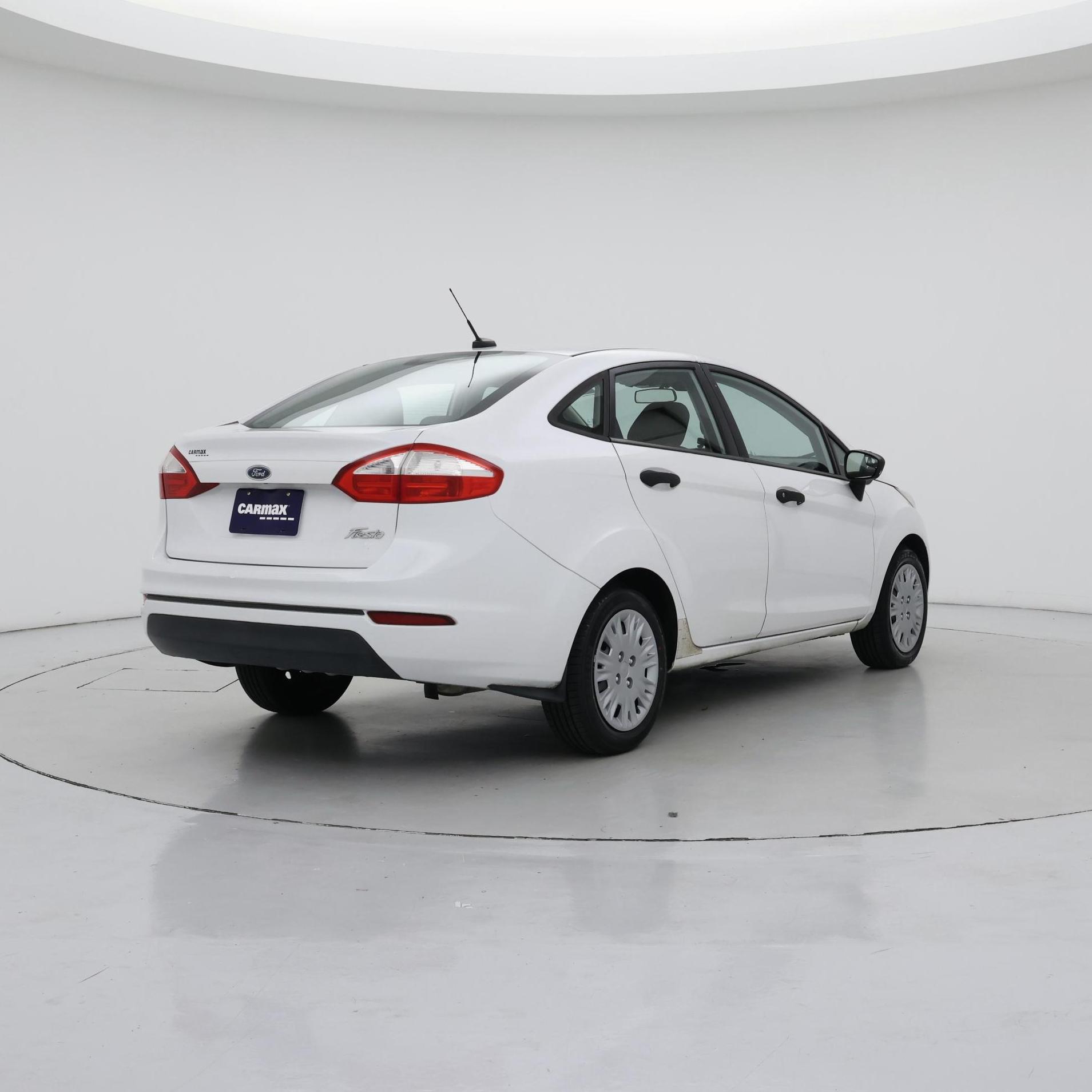 Thumbnail: 2015 Ford Fiesta - 8