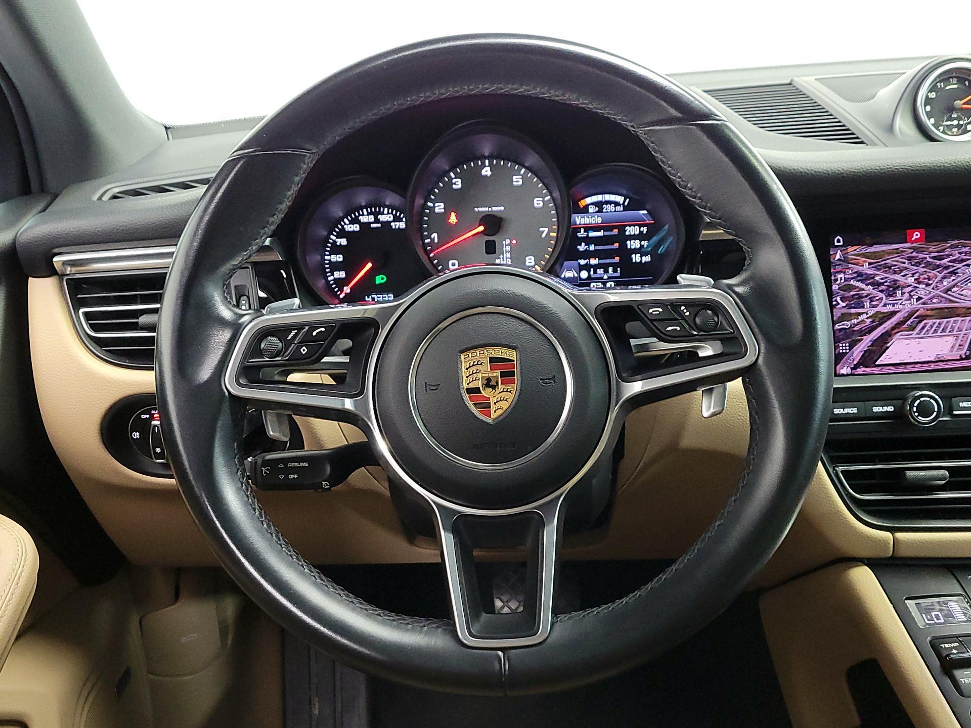 Thumbnail: 2020 Porsche Macan - 10