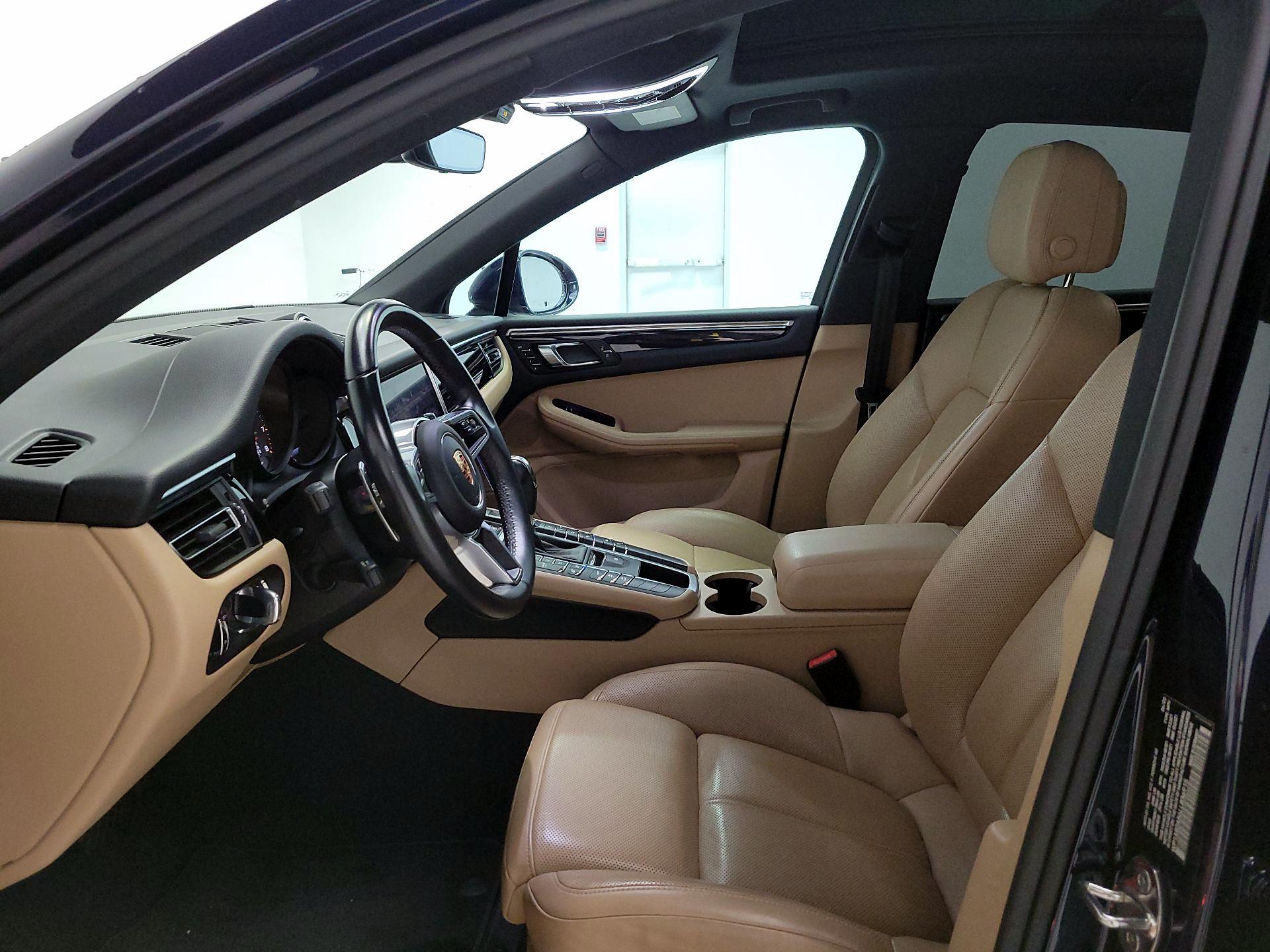 Thumbnail: 2020 Porsche Macan - 11