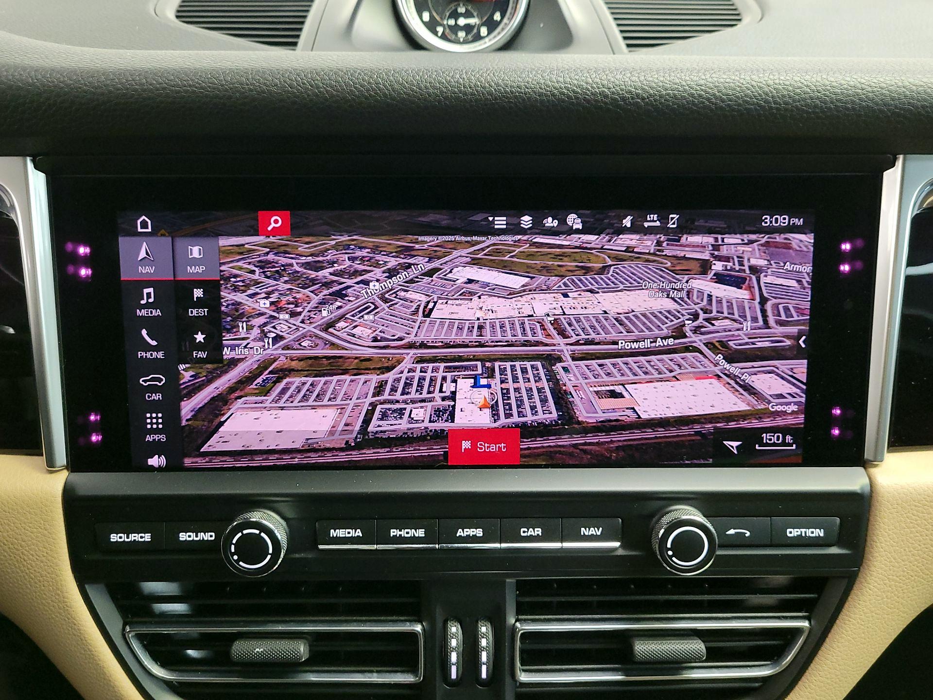 Thumbnail: 2020 Porsche Macan - 14