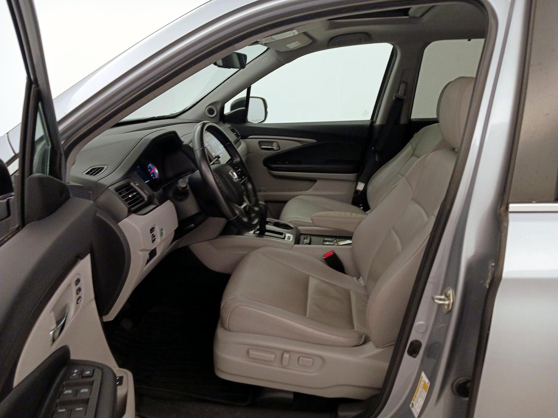 Thumbnail: 2020 Honda Pilot - 11