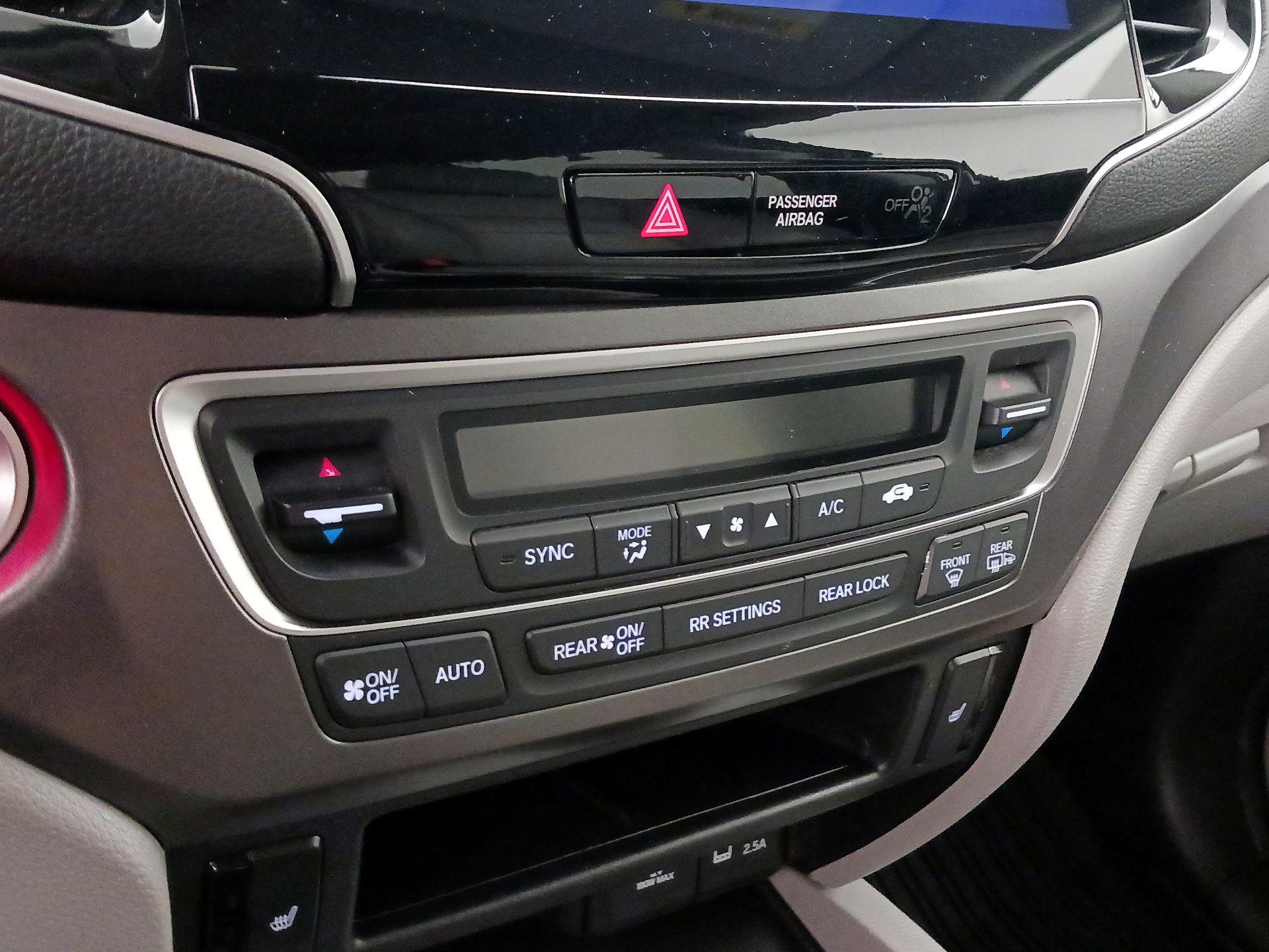 Thumbnail: 2020 Honda Pilot - 16