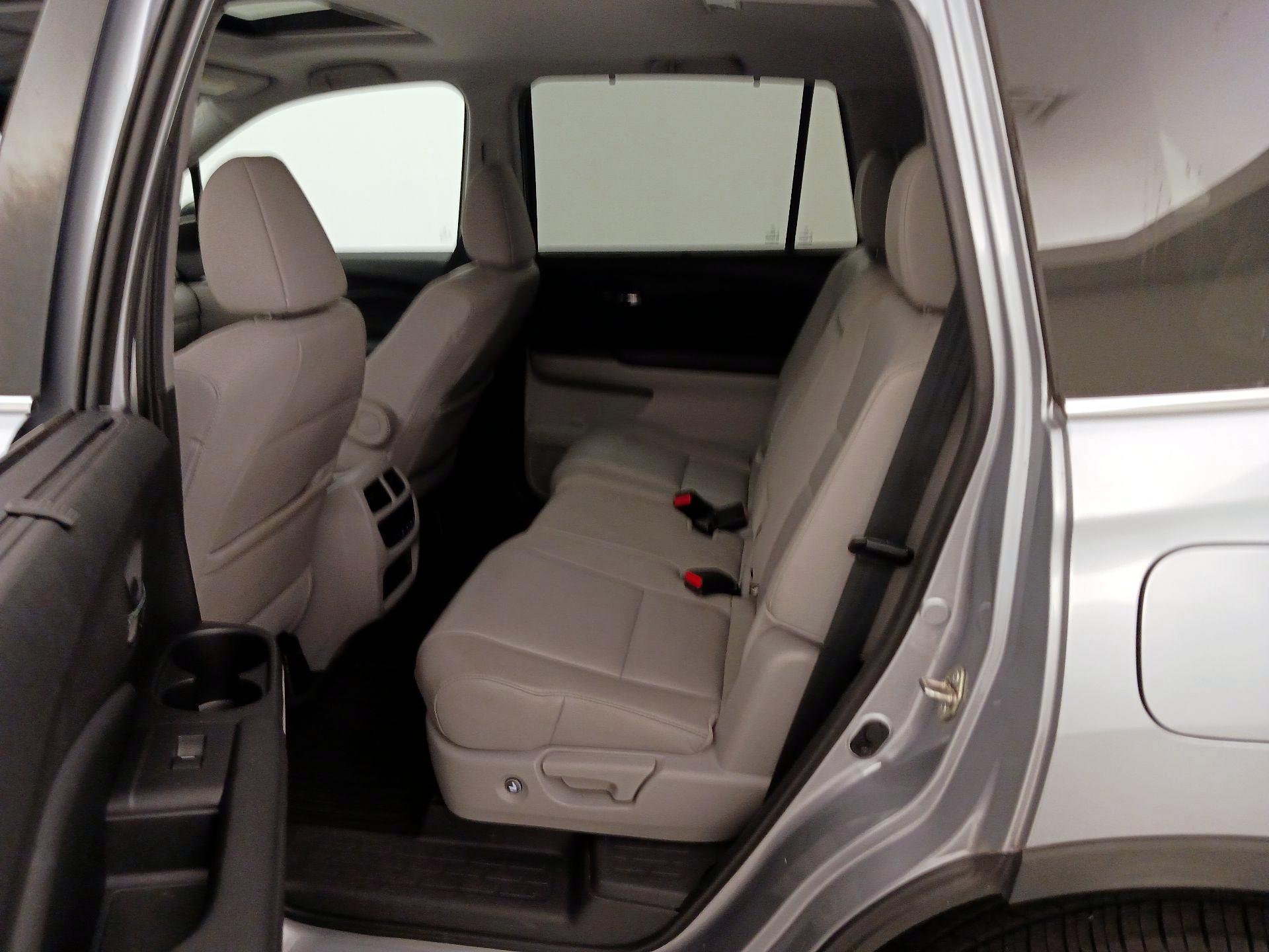 Thumbnail: 2020 Honda Pilot - 20