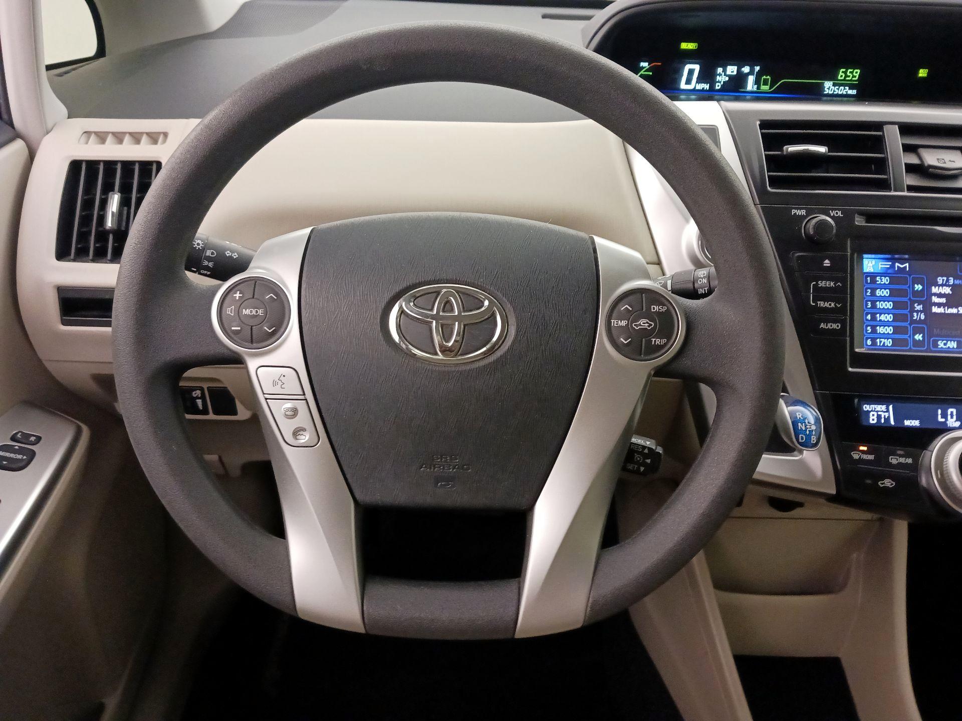 Thumbnail: 2013 Toyota Prius v - 10