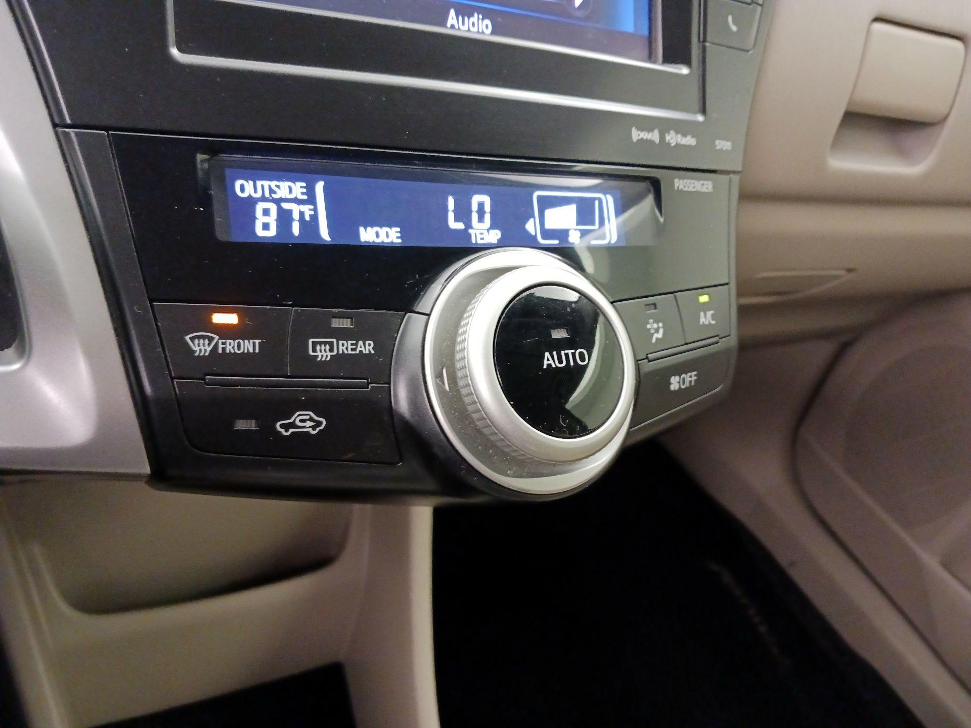 Thumbnail: 2013 Toyota Prius v - 16