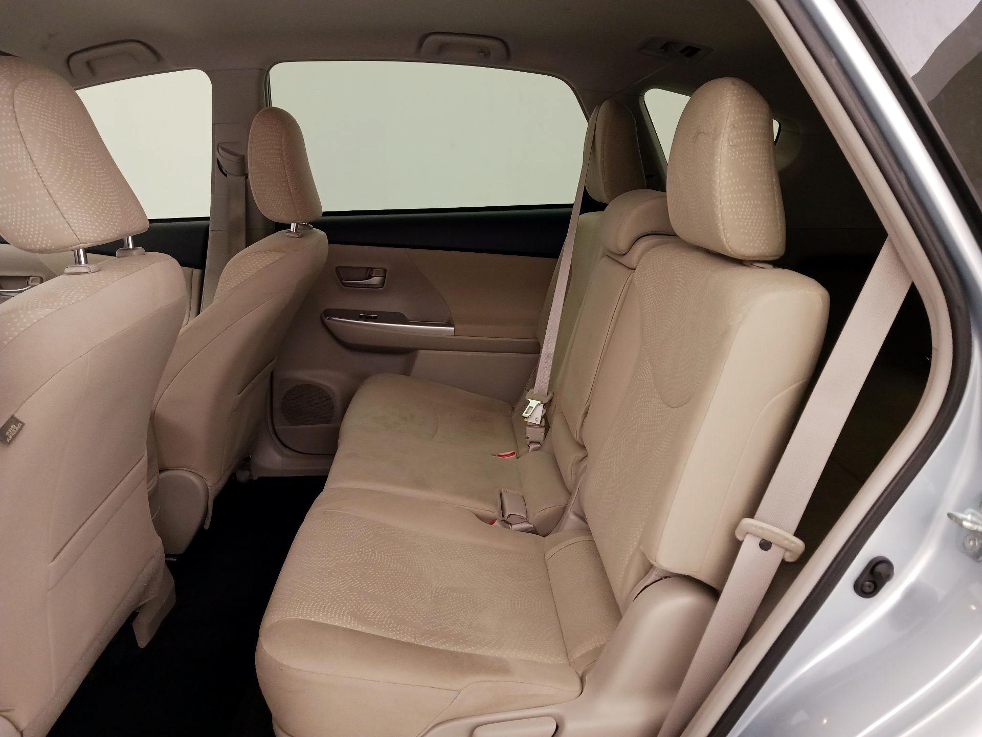 Thumbnail: 2013 Toyota Prius v - 19