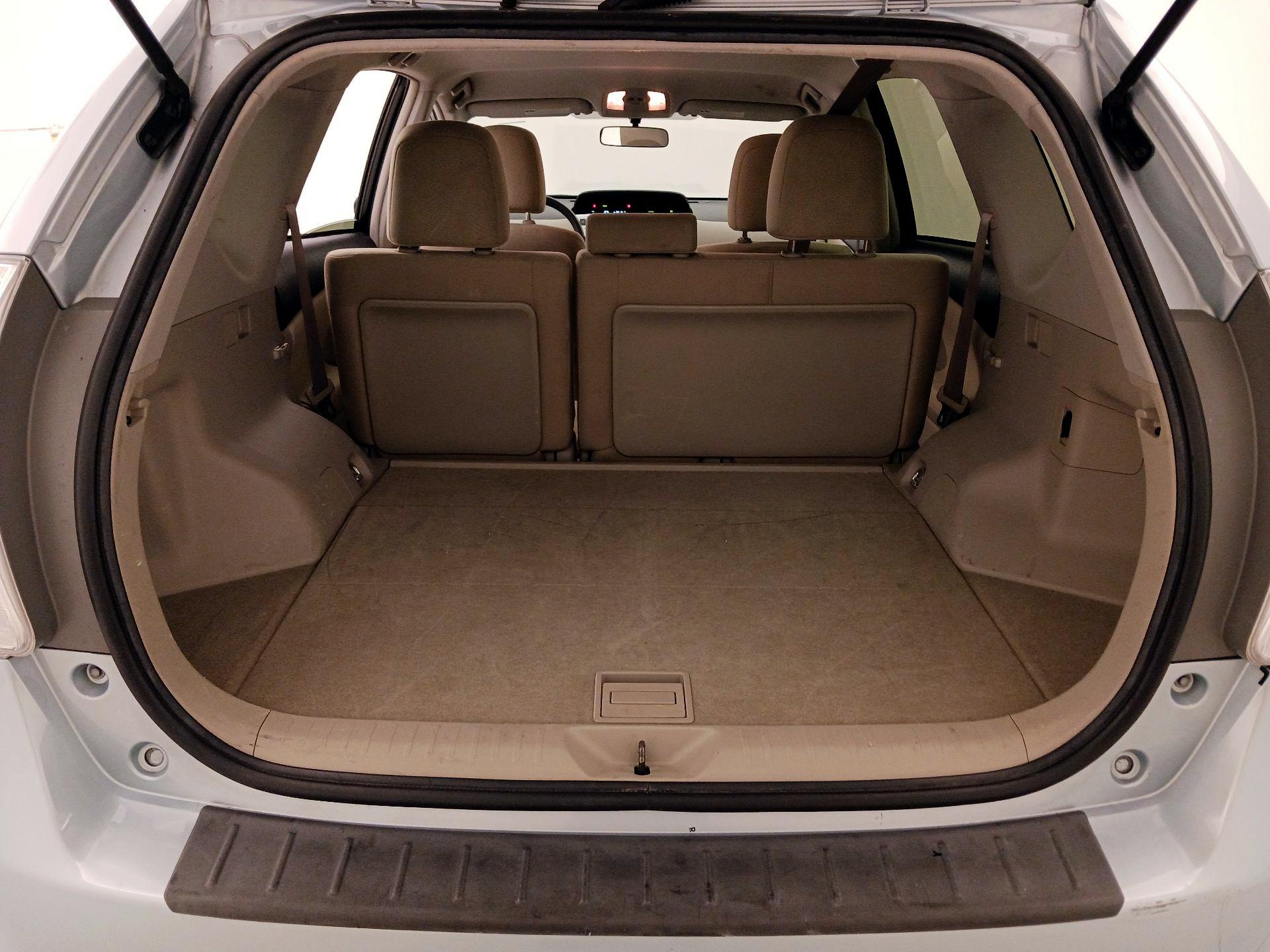 Thumbnail: 2013 Toyota Prius v - 20