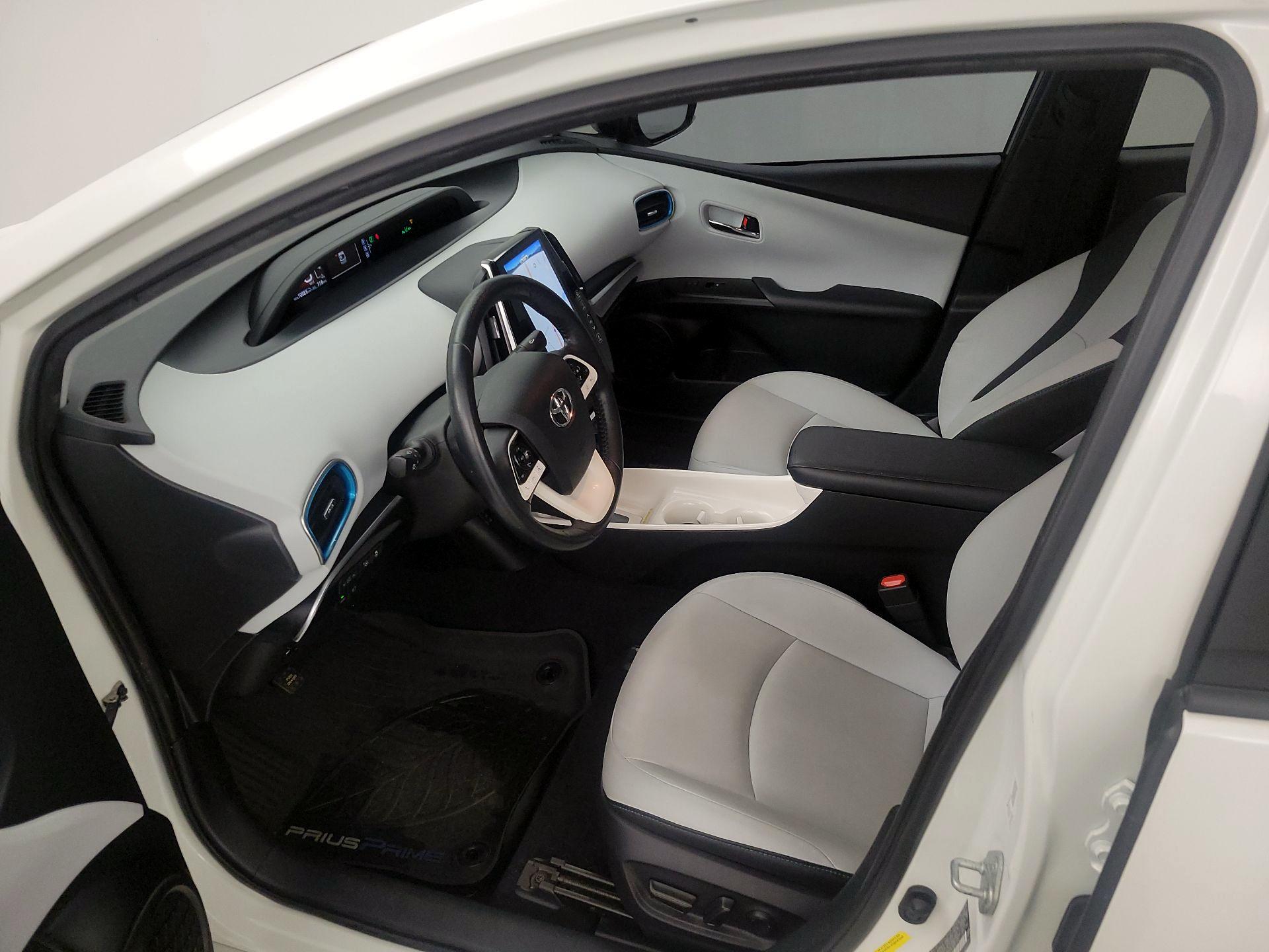 Thumbnail: 2018 Toyota Prius Prime - 11