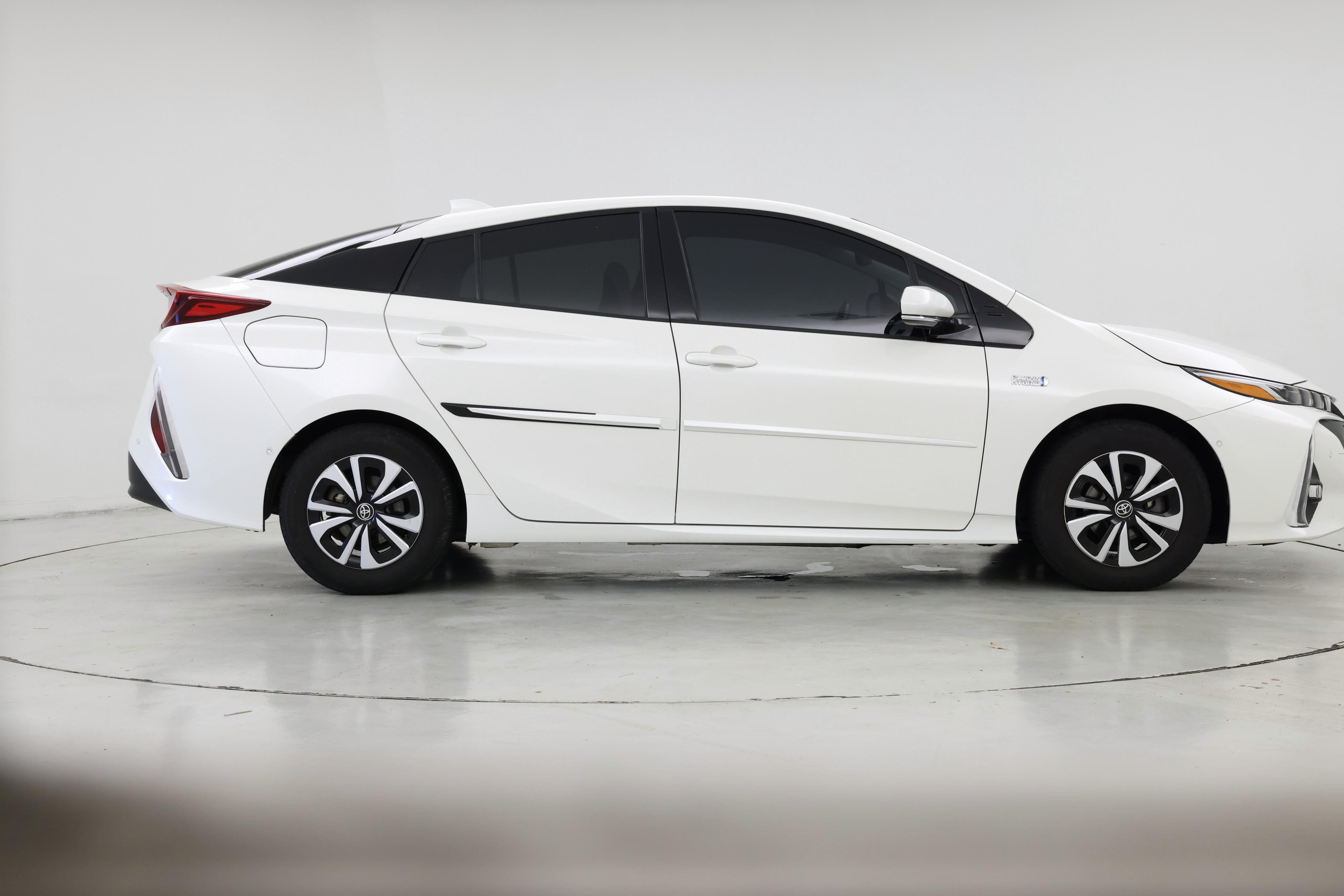 Thumbnail: 2018 Toyota Prius Prime - 7