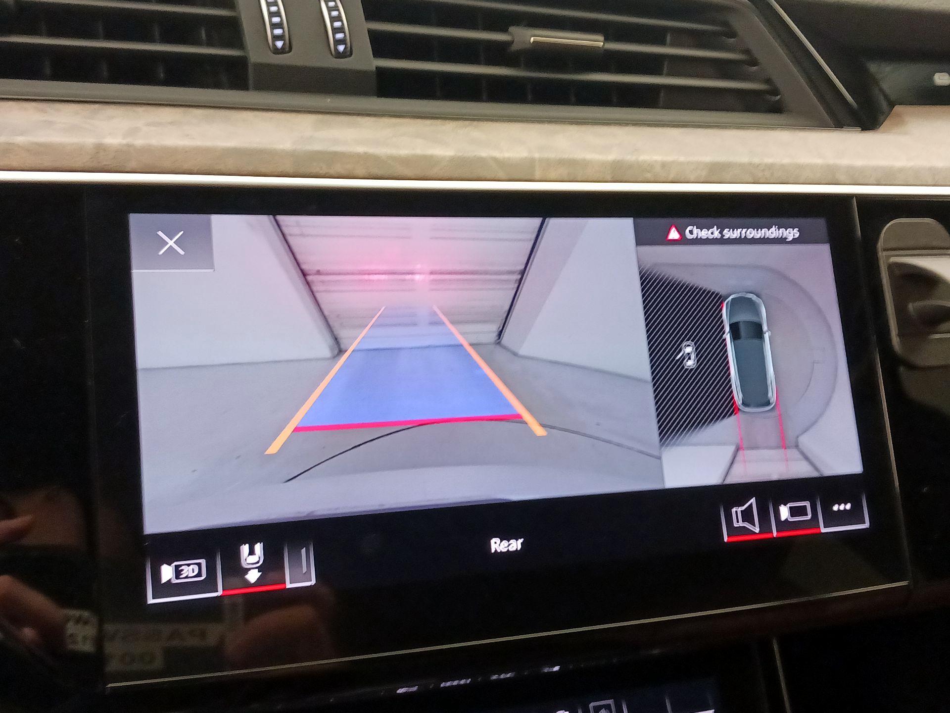 Thumbnail: 2021 Audi e-tron - 15