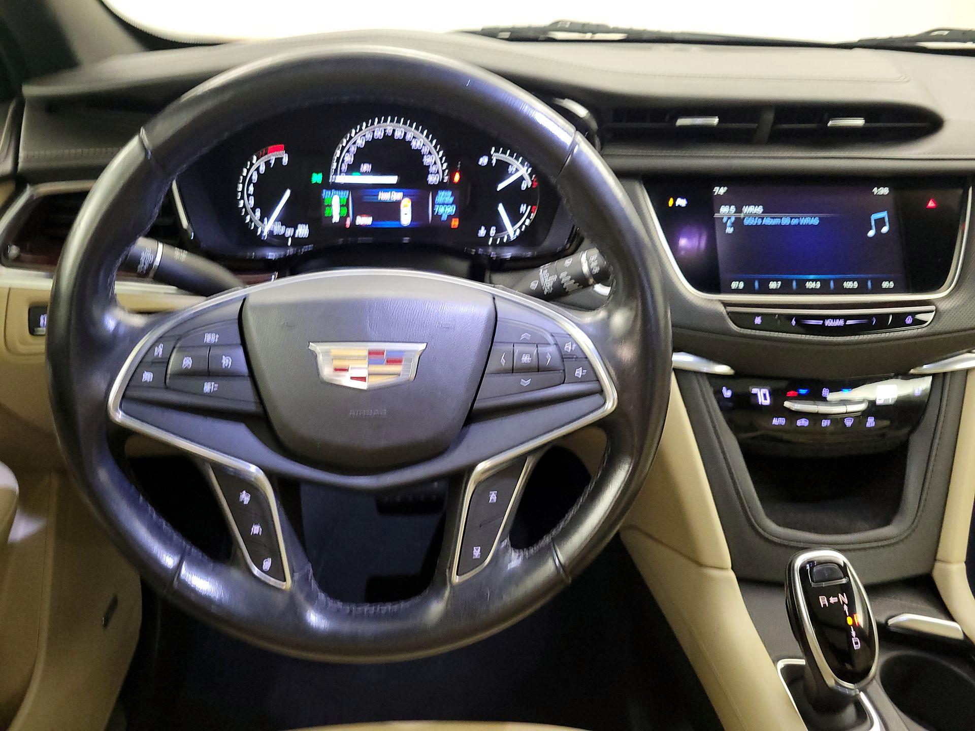 Thumbnail: 2019 Cadillac XT5 - 10
