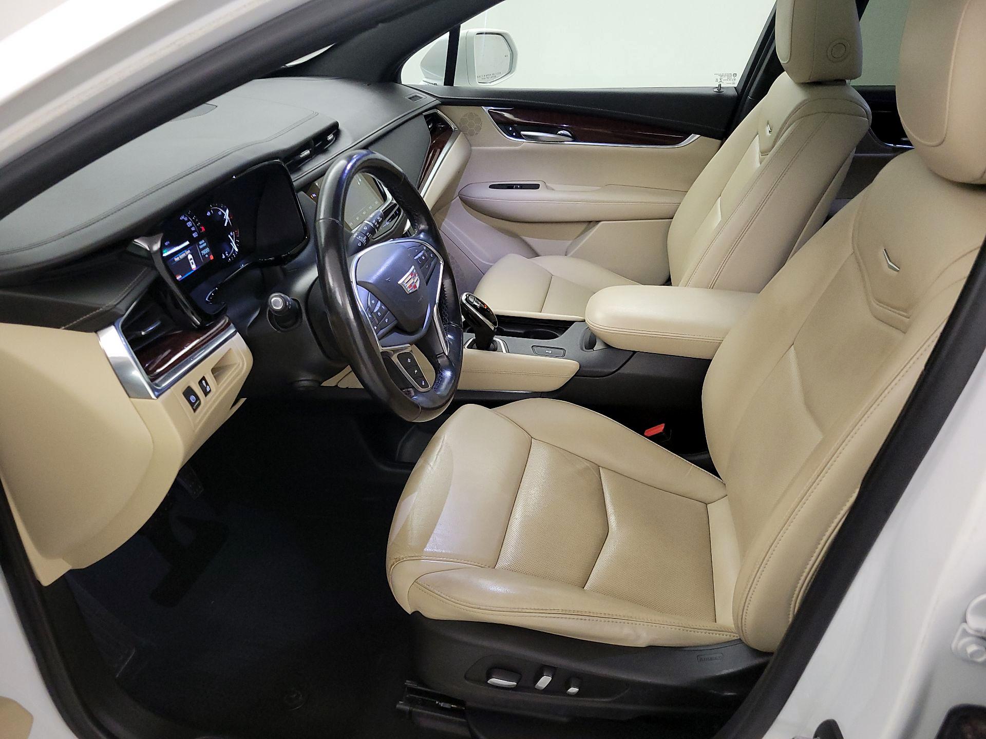 Thumbnail: 2019 Cadillac XT5 - 11