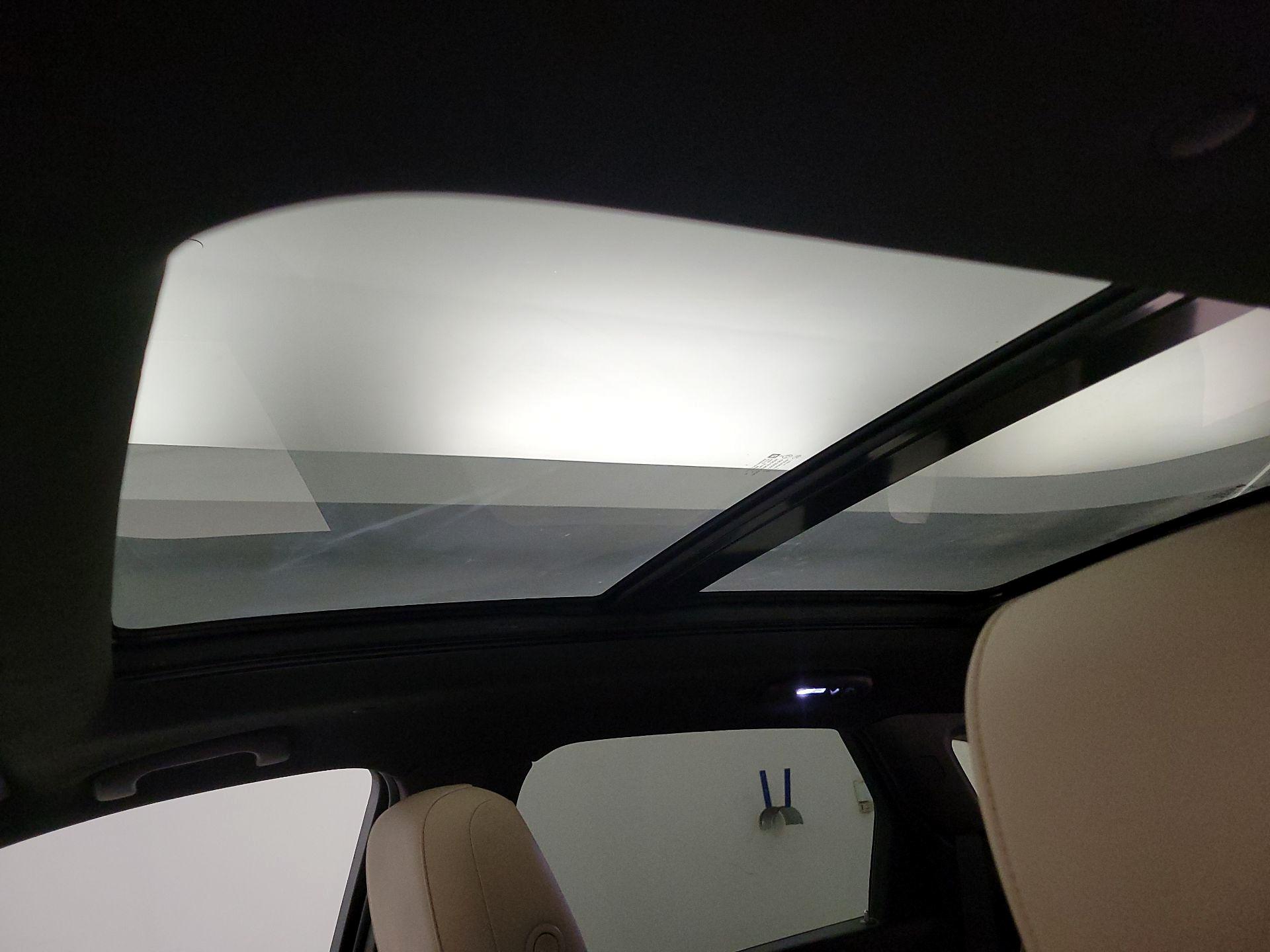 Thumbnail: 2019 Cadillac XT5 - 19