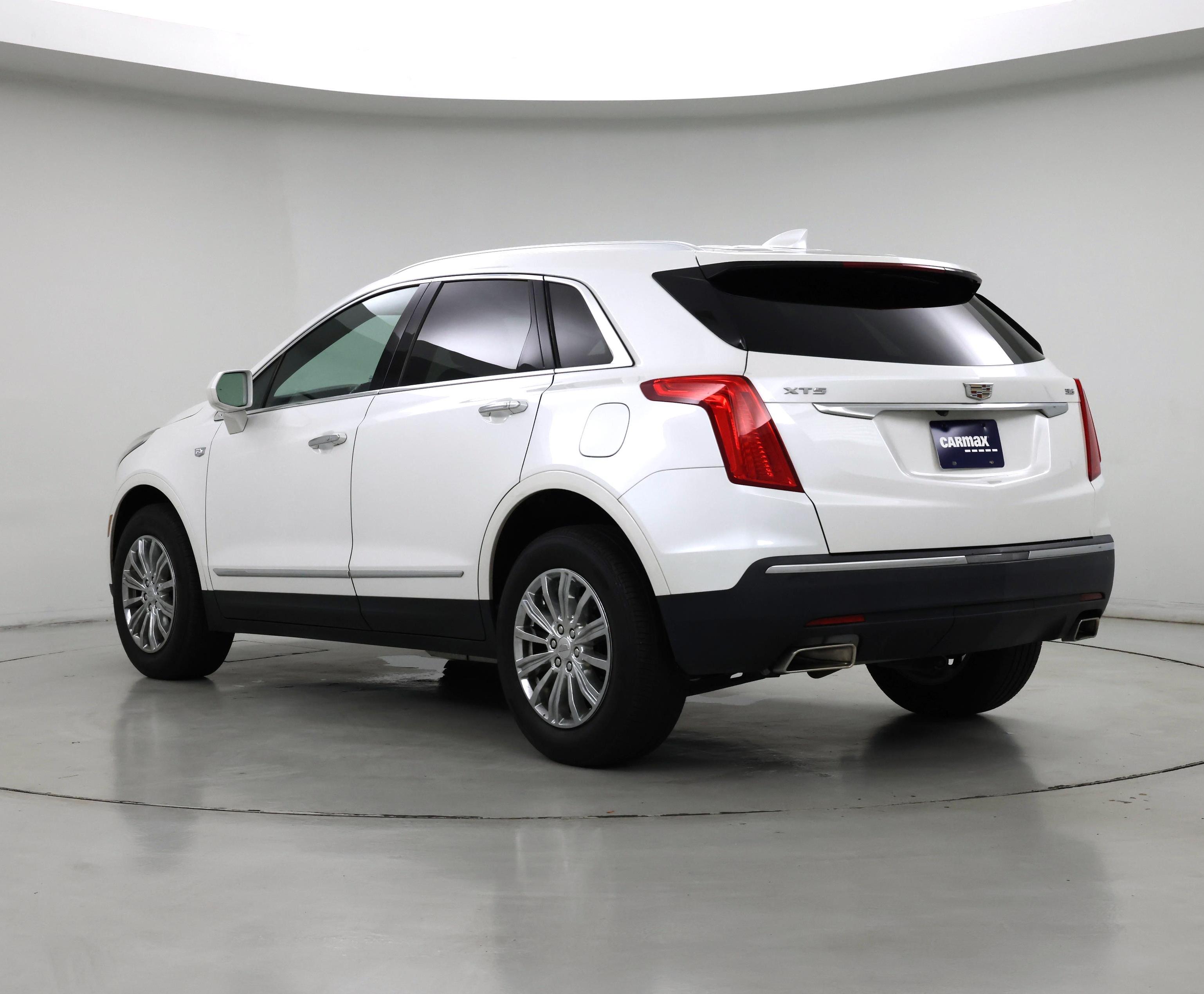 Thumbnail: 2019 Cadillac XT5 - 3