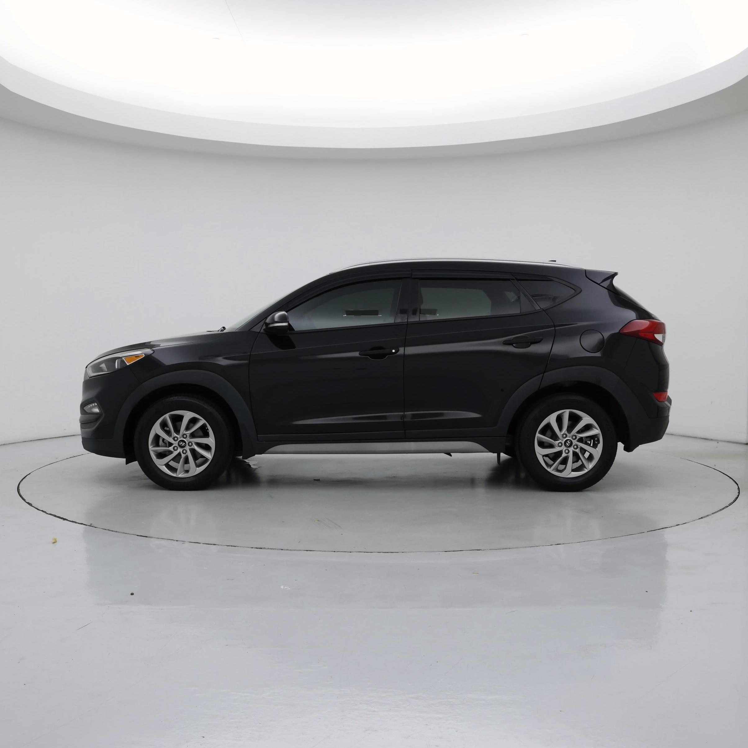 Thumbnail: 2017 Hyundai Tucson - 3