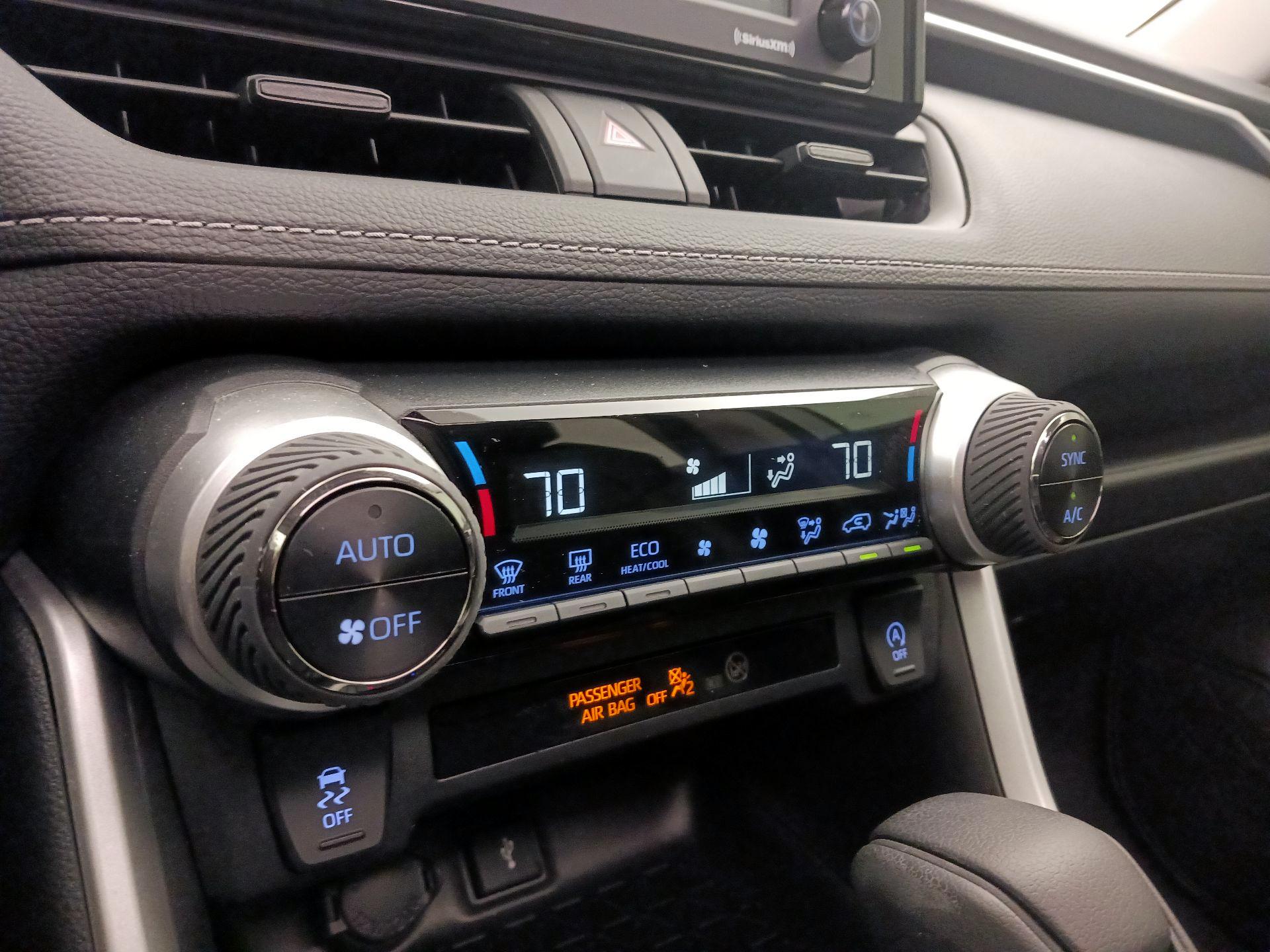 Thumbnail: 2022 Toyota RAV4 - 16
