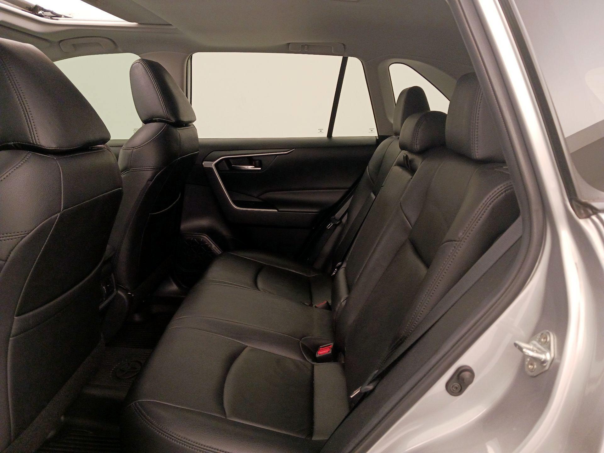 Thumbnail: 2022 Toyota RAV4 - 20