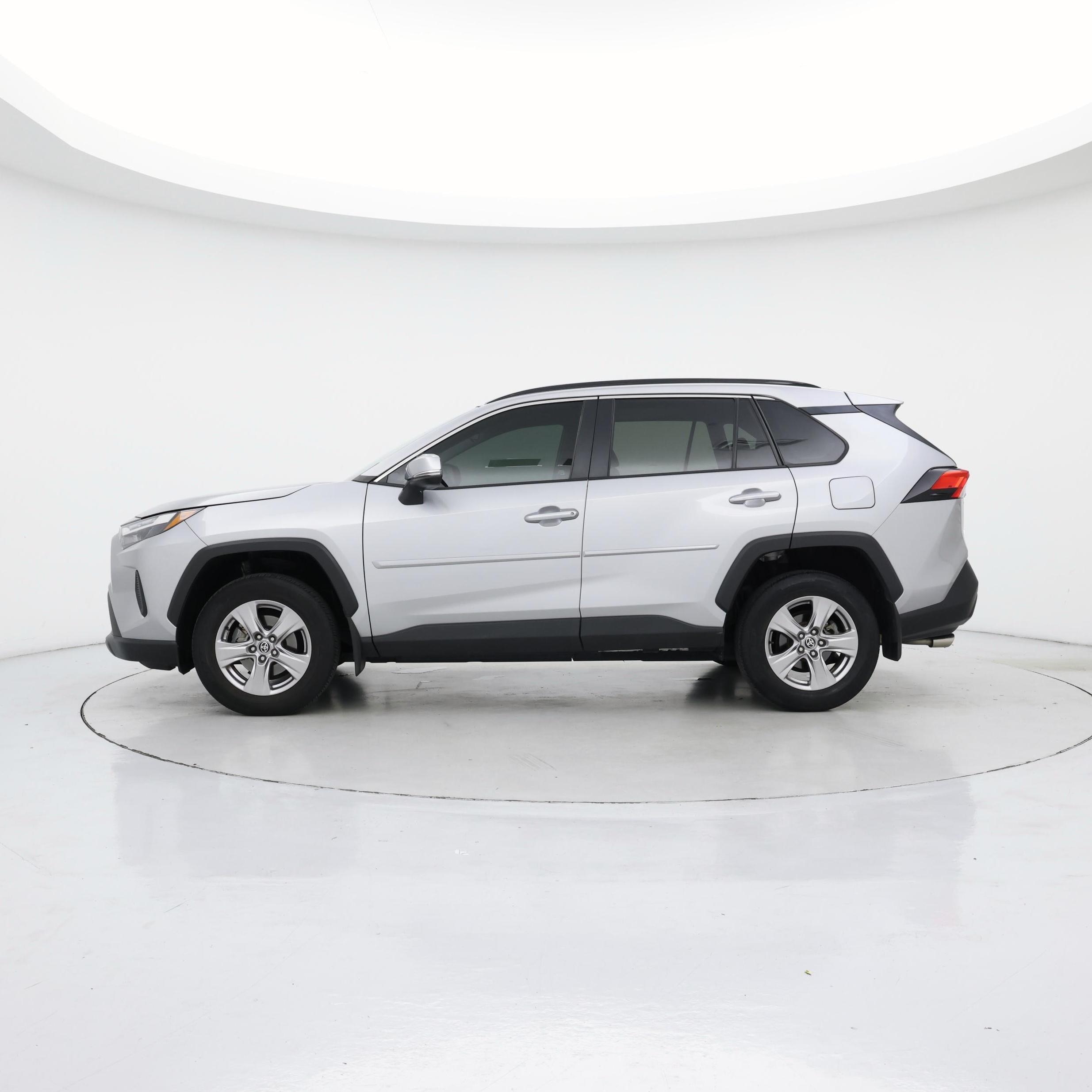 Thumbnail: 2022 Toyota RAV4 - 3