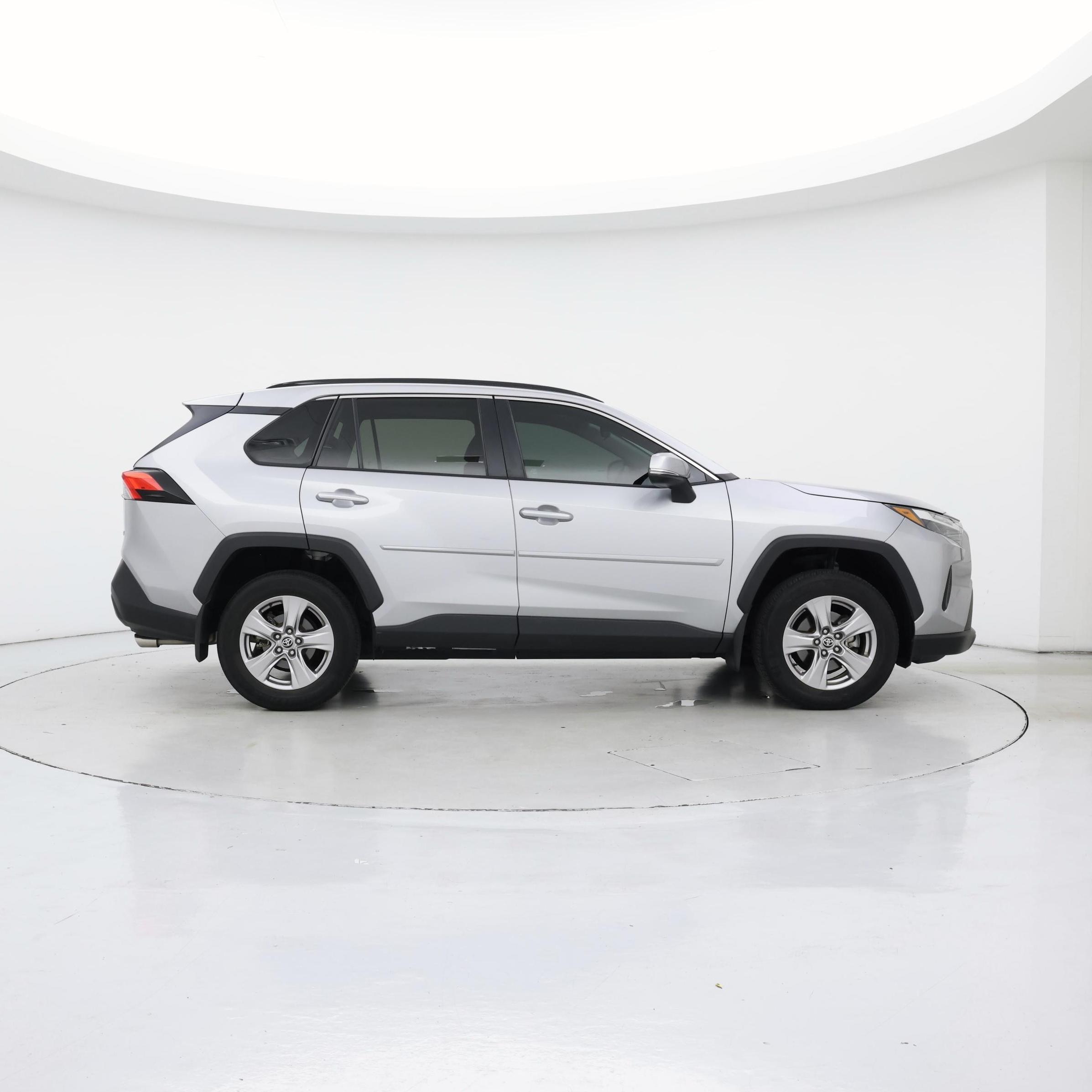 Thumbnail: 2022 Toyota RAV4 - 7