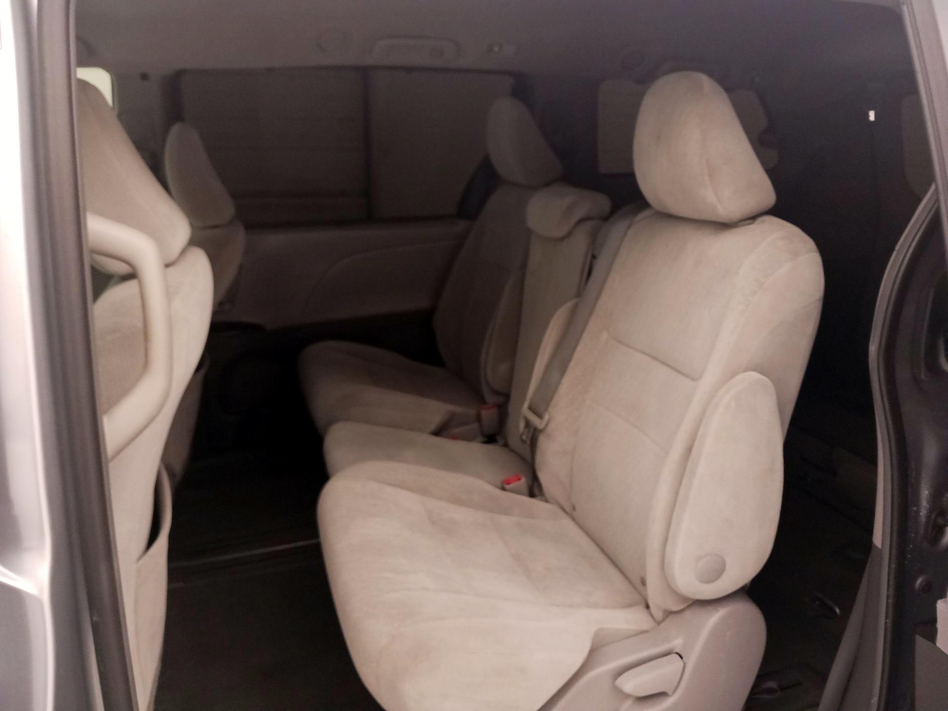 Thumbnail: 2017 Toyota Sienna - 17