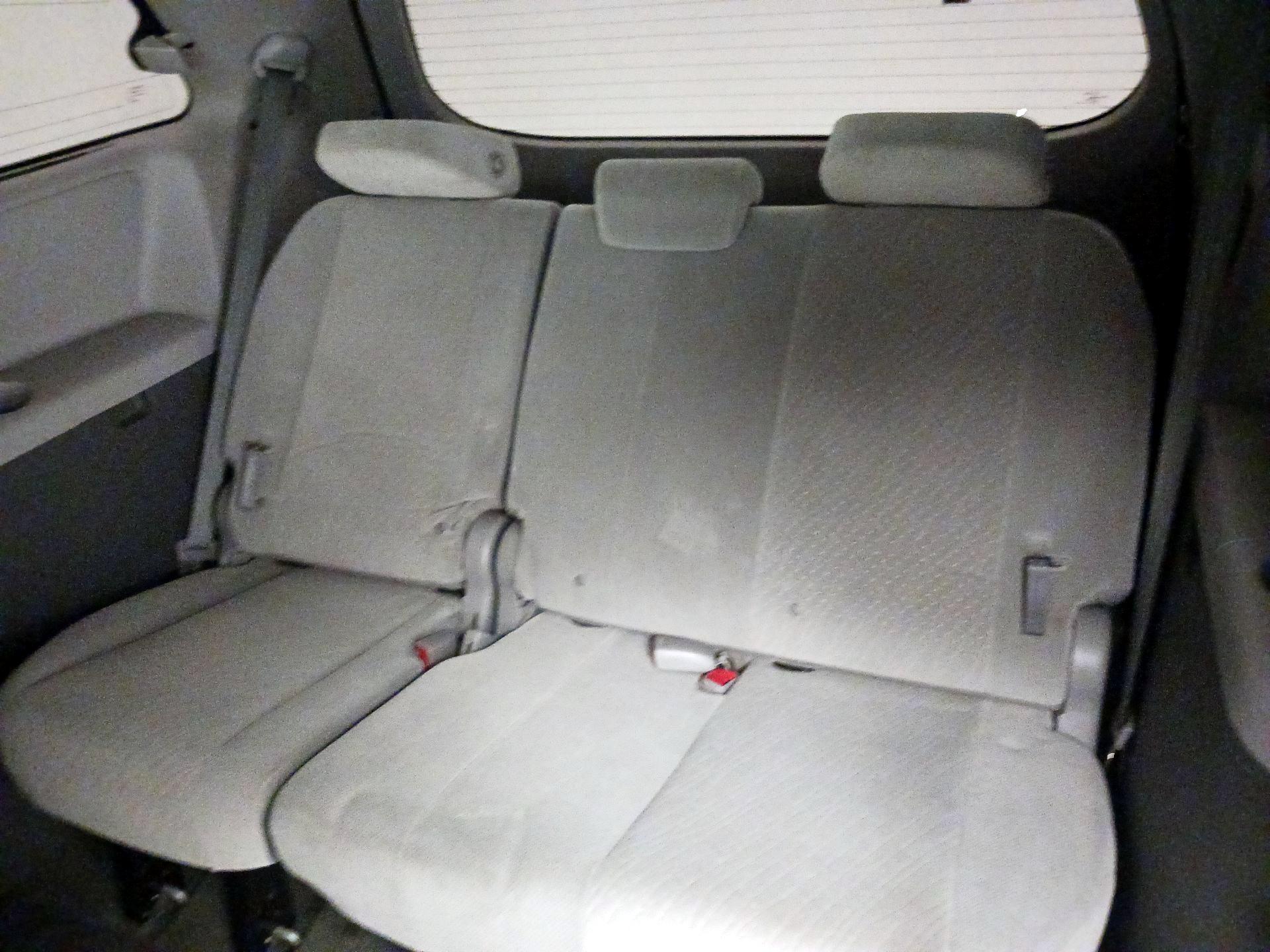 Thumbnail: 2017 Toyota Sienna - 18