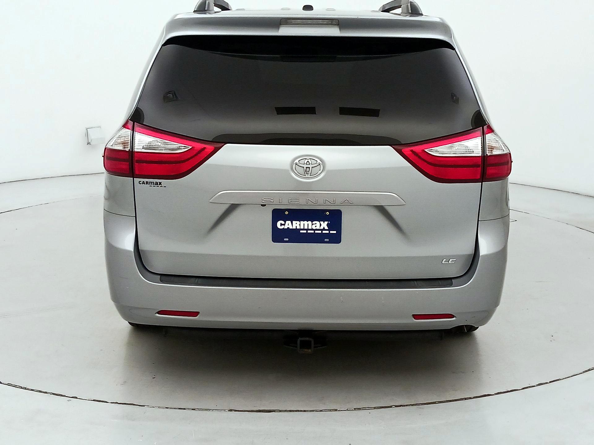 Thumbnail: 2017 Toyota Sienna - 6