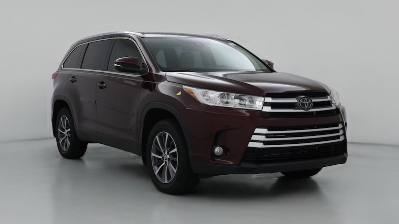 2019 Toyota Highlander XLE Hero Image