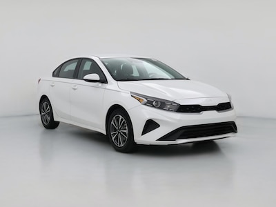 White 2023 Kia Forte LXS