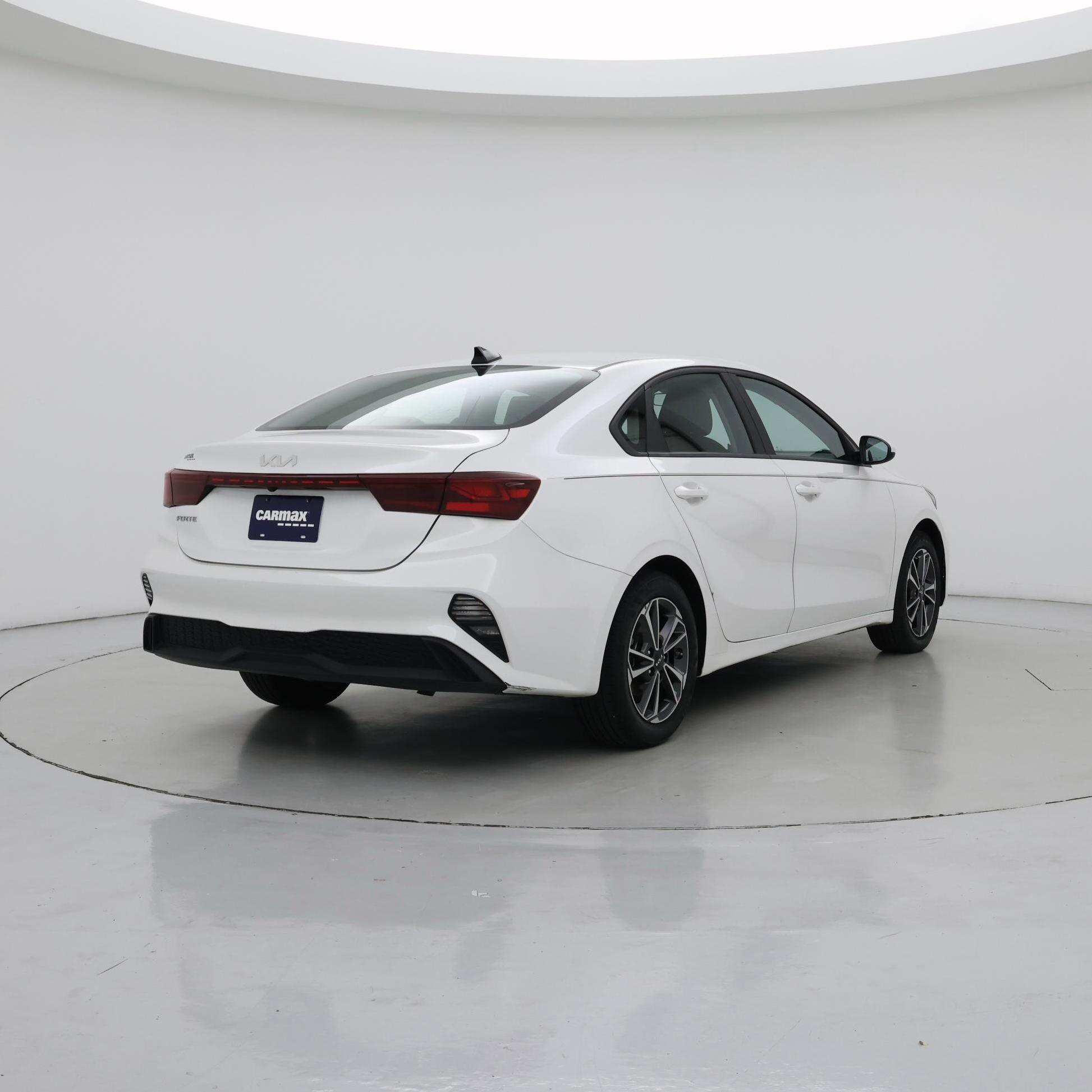 Thumbnail: 2023 Kia Forte - 8