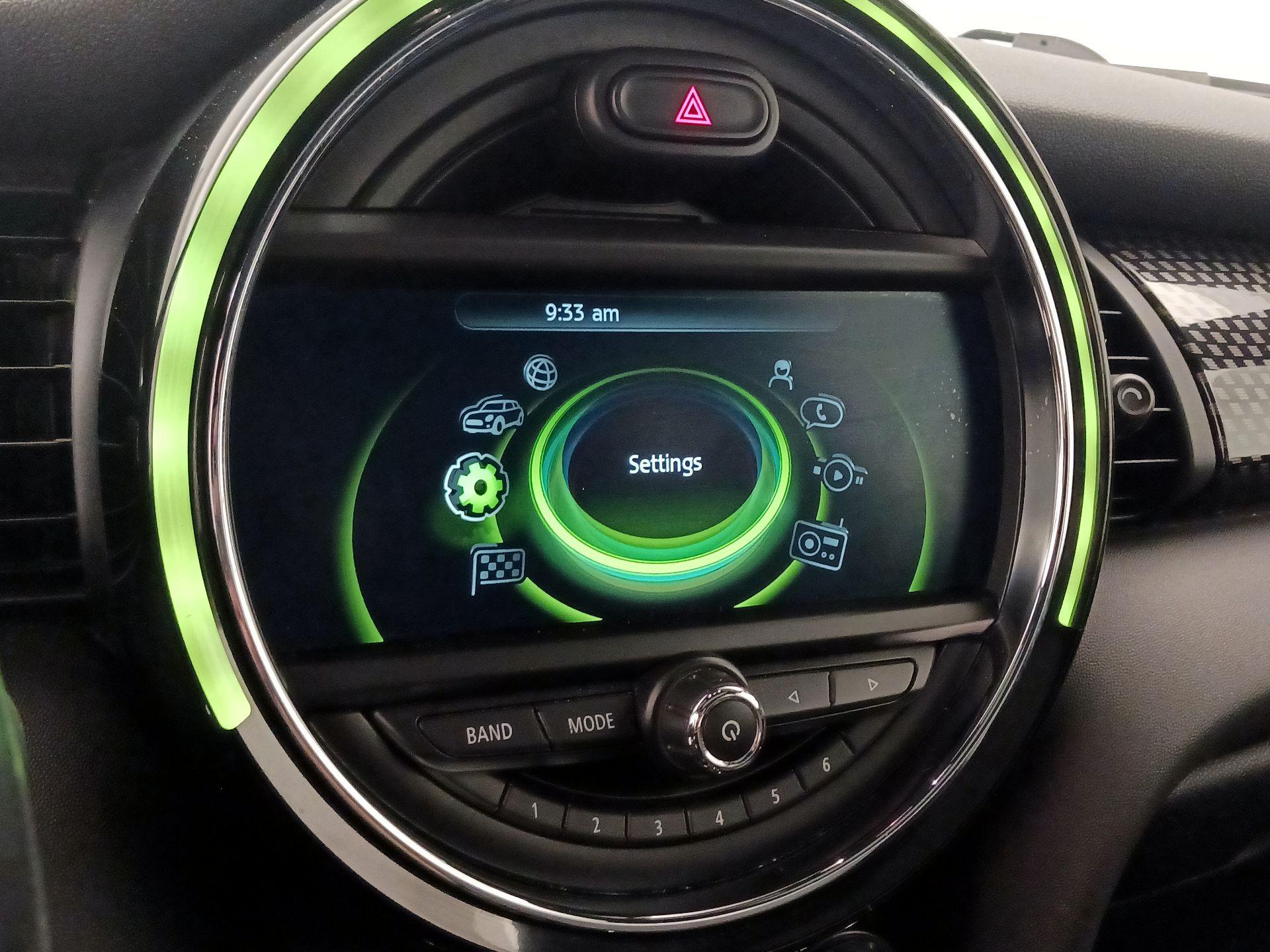 Thumbnail: 2018 MINI Cooper Hardtop - 16