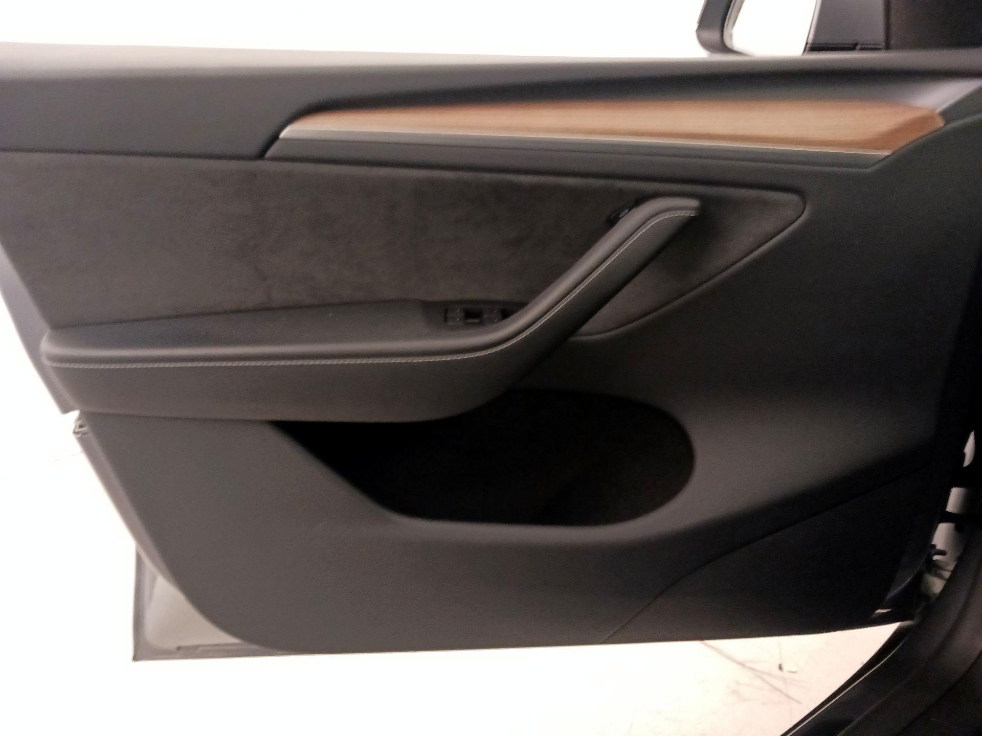 Thumbnail: 2025 Tesla Model Y - 12