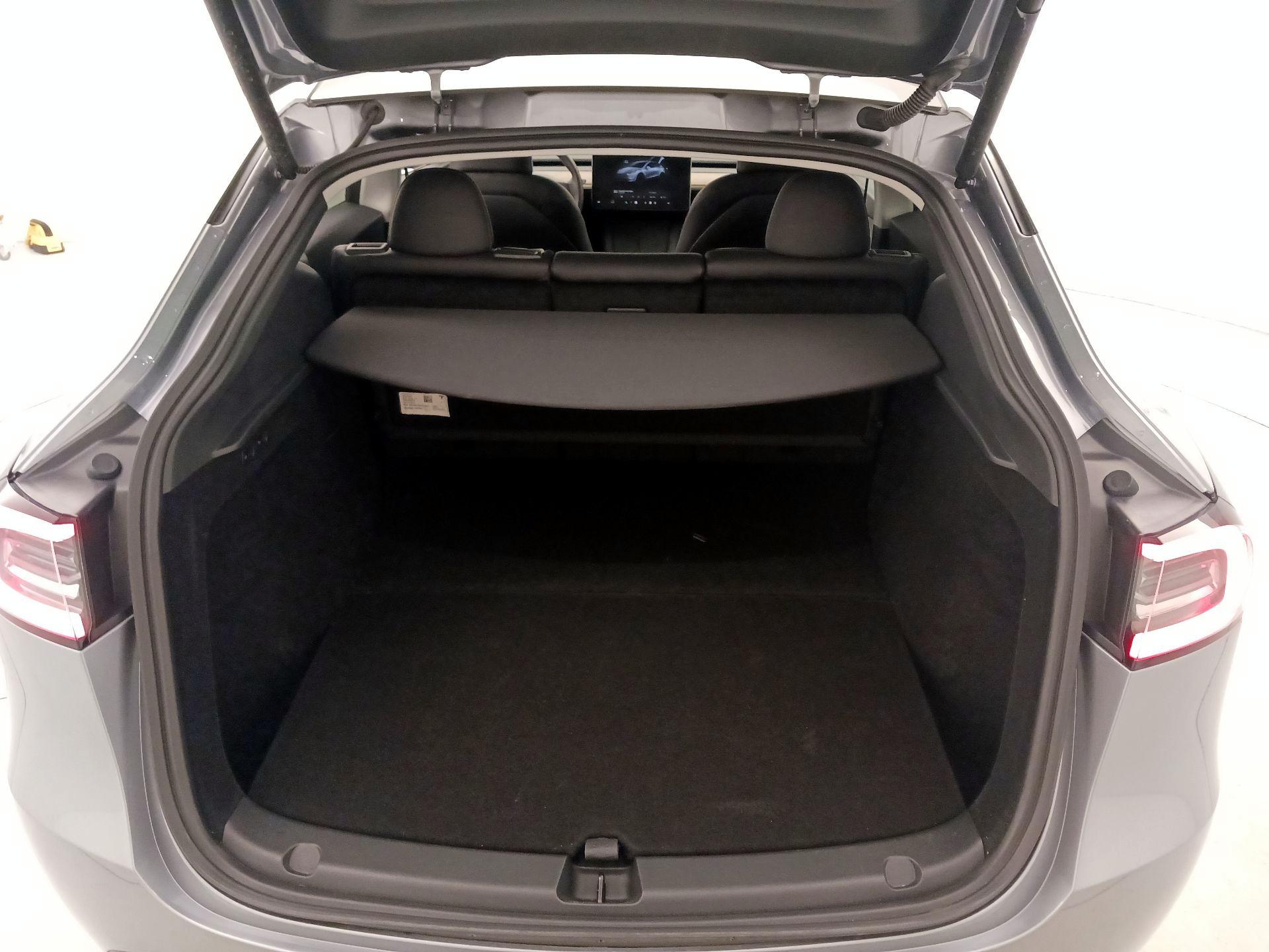 Thumbnail: 2025 Tesla Model Y - 19