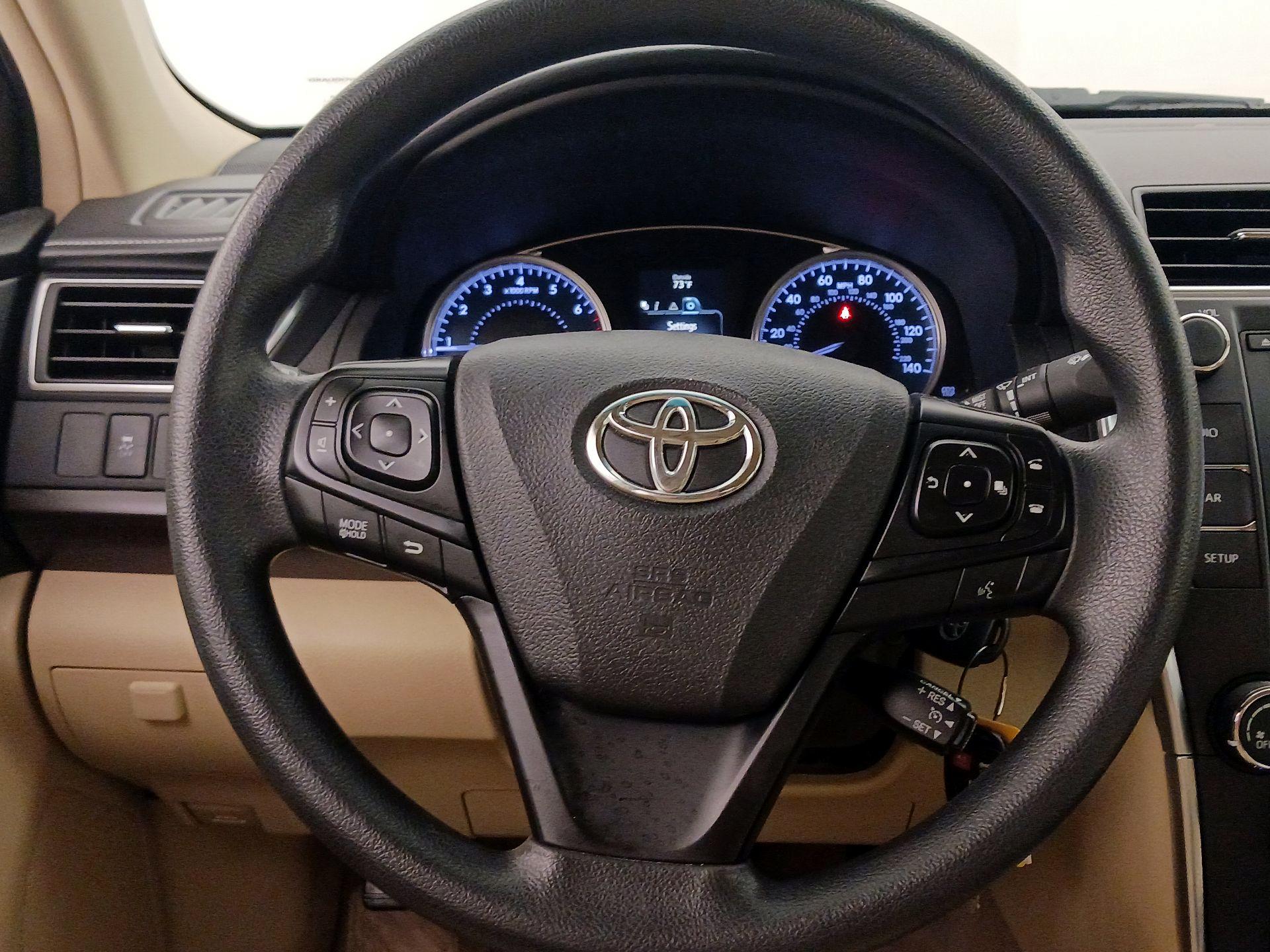 Thumbnail: 2017 Toyota Camry - 10