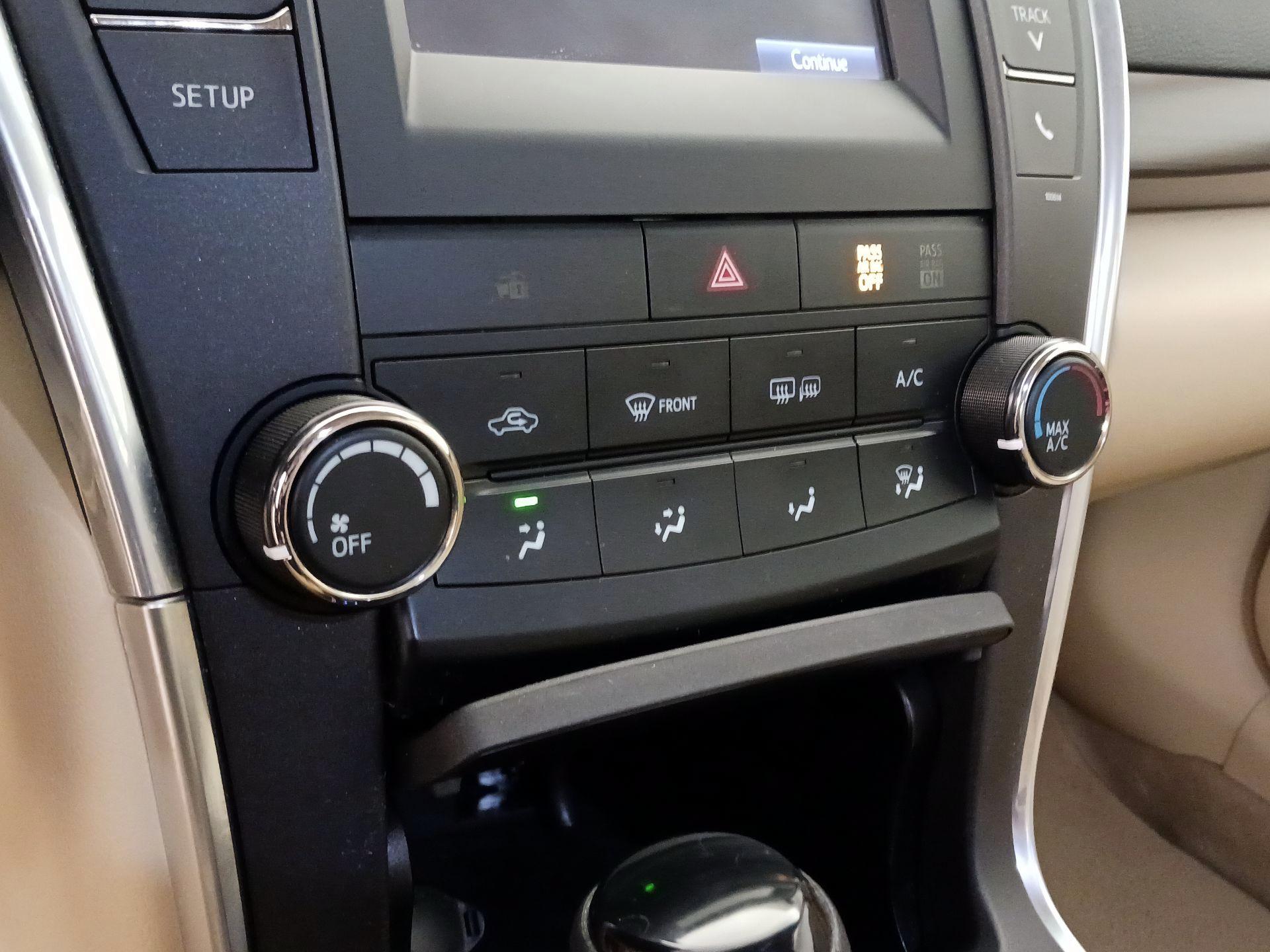 Thumbnail: 2017 Toyota Camry - 16