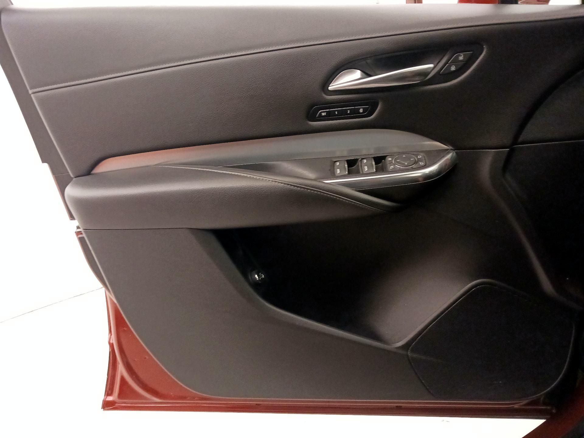 Thumbnail: 2019 Cadillac XT4 - 12