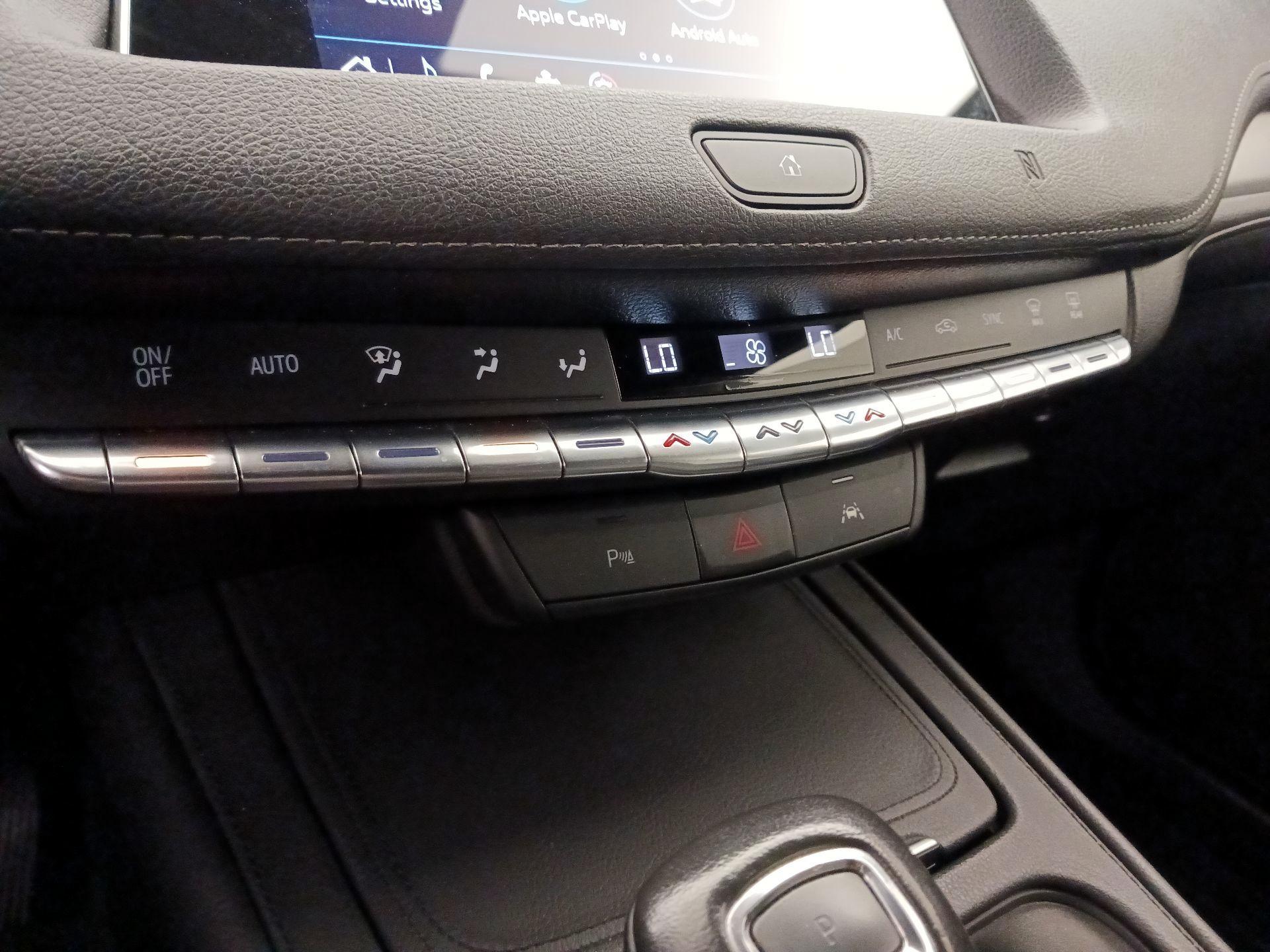 Thumbnail: 2019 Cadillac XT4 - 16