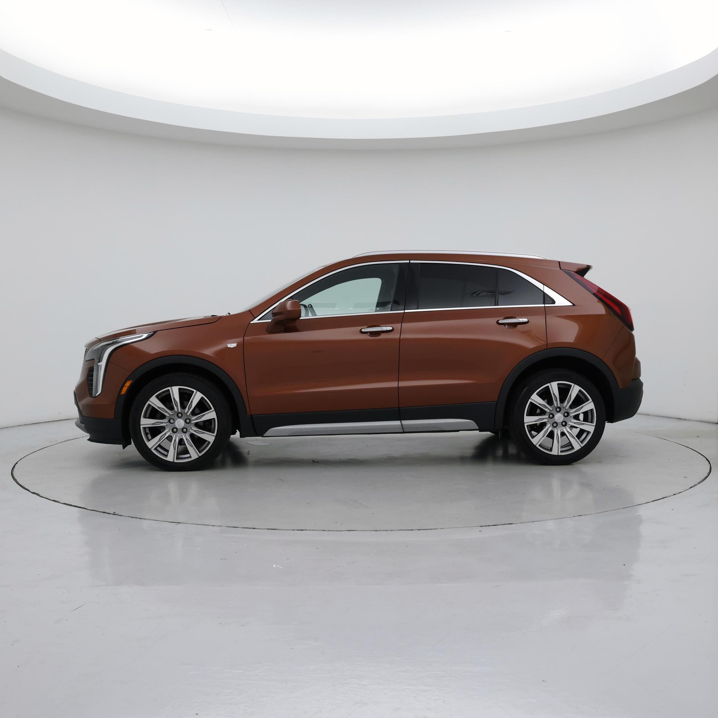 Thumbnail: 2019 Cadillac XT4 - 3