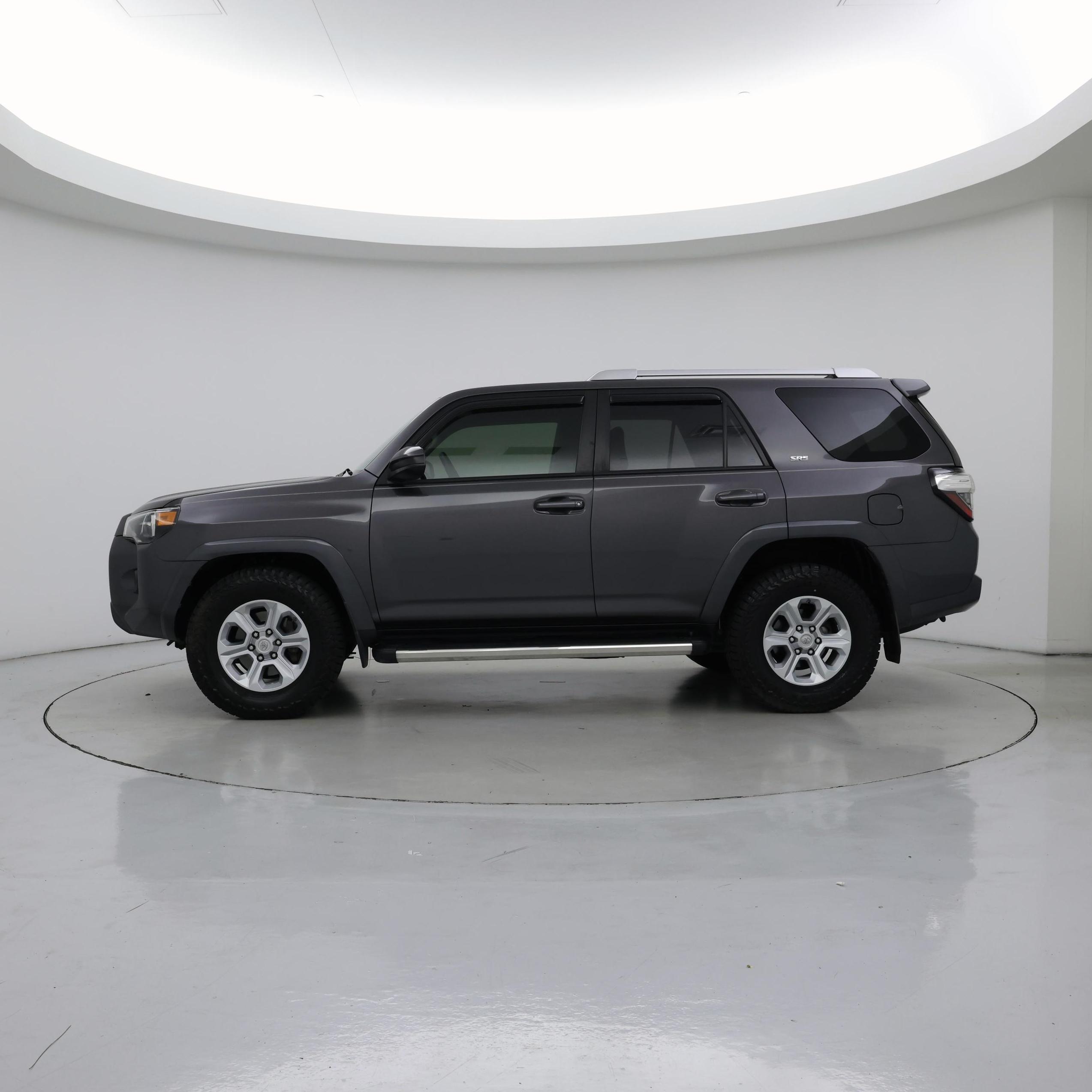 Thumbnail: 2018 Toyota 4Runner - 3