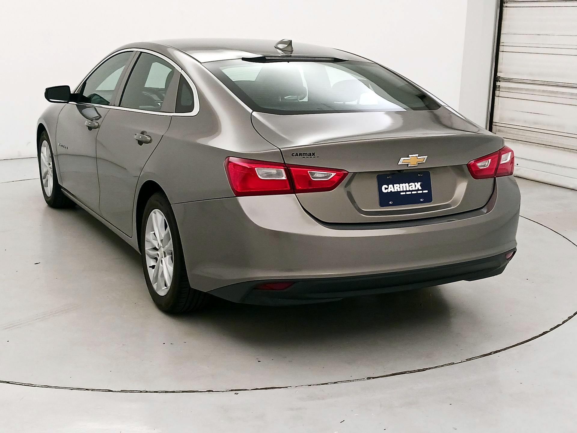 Thumbnail: 2017 Chevrolet Malibu - 7