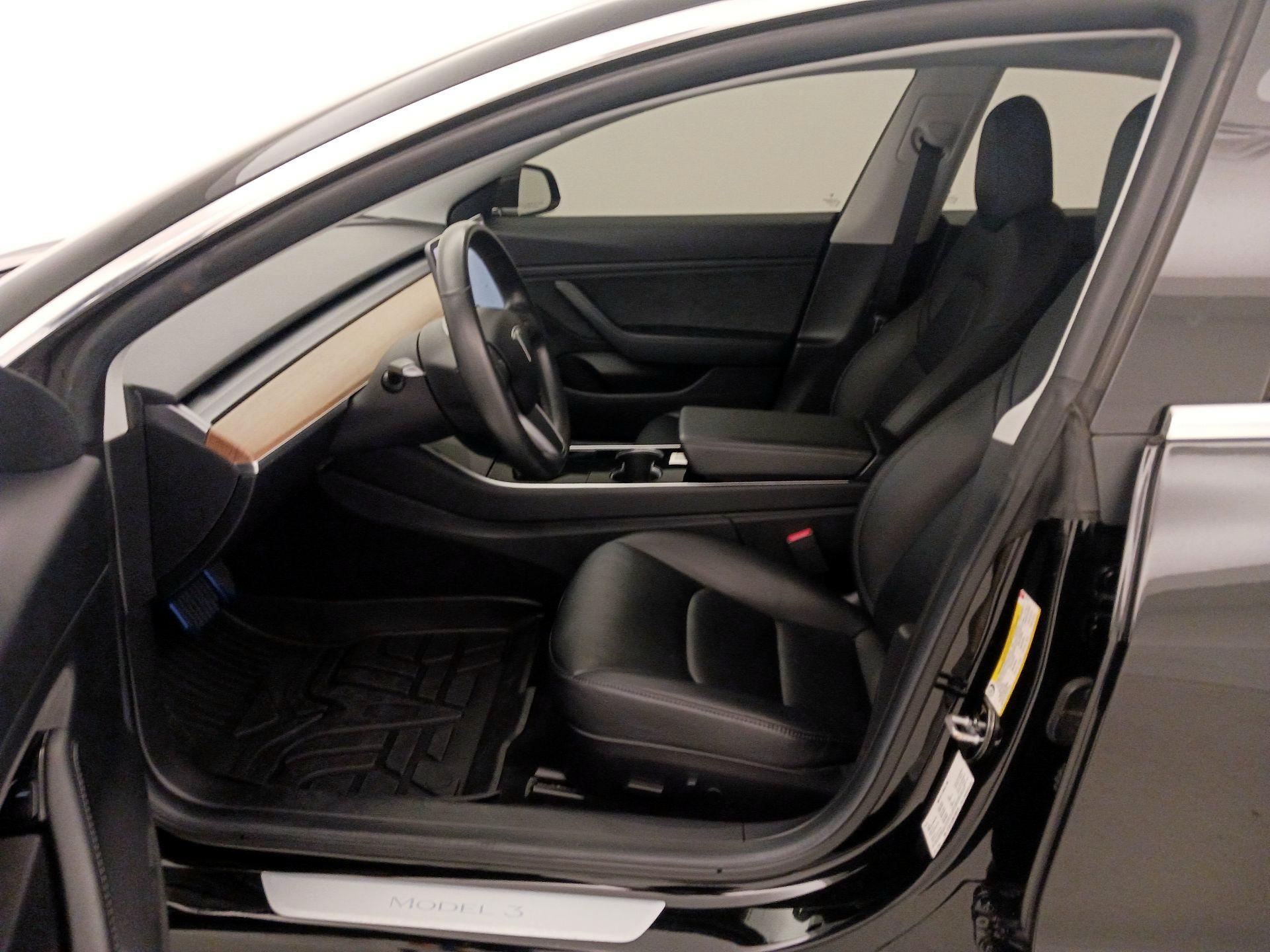 Thumbnail: 2019 Tesla Model 3 - 11