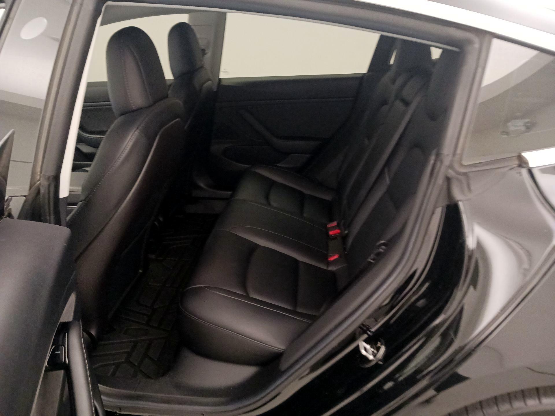 Thumbnail: 2019 Tesla Model 3 - 20
