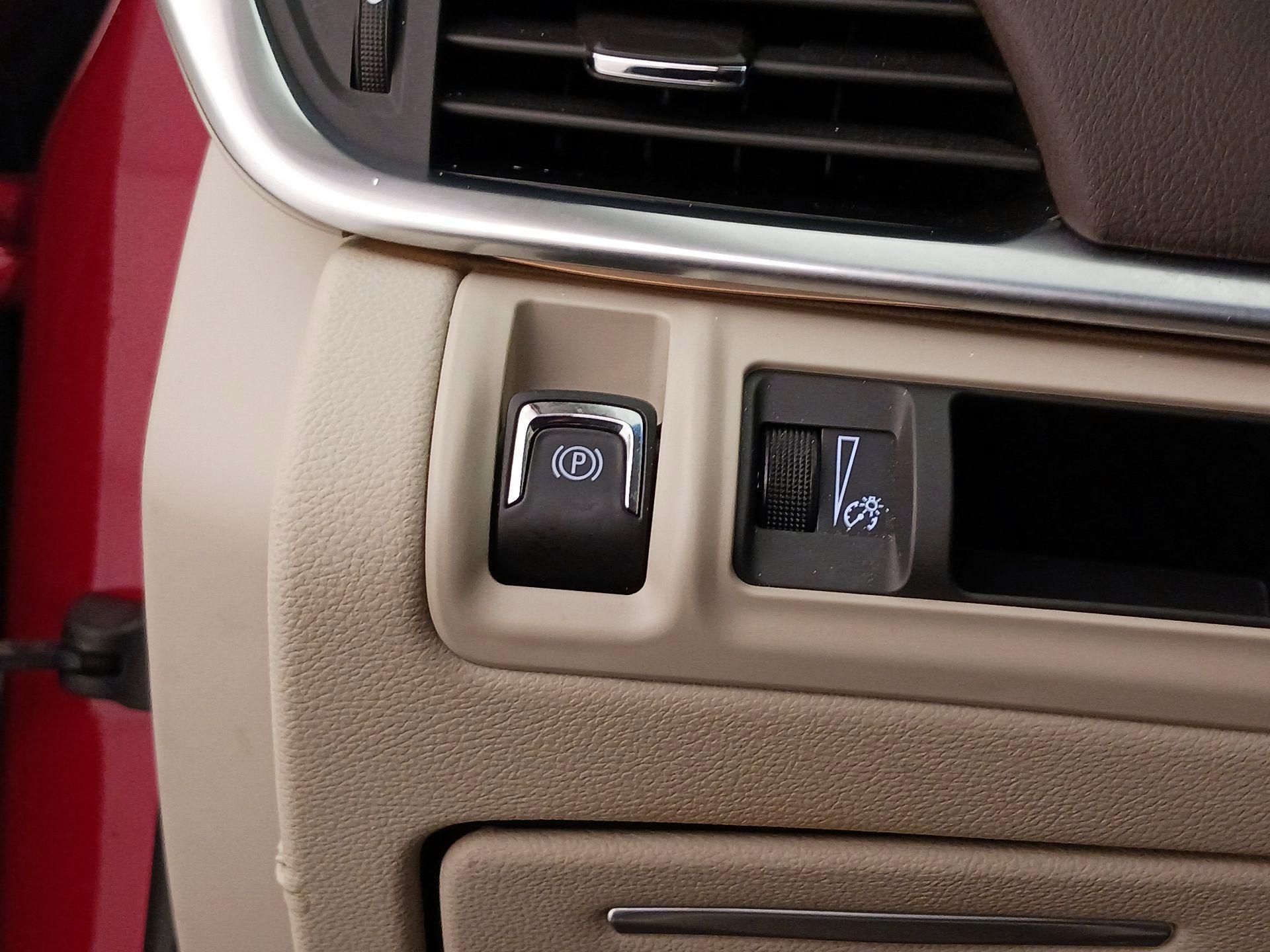 Thumbnail: 2014 Cadillac XTS - 13