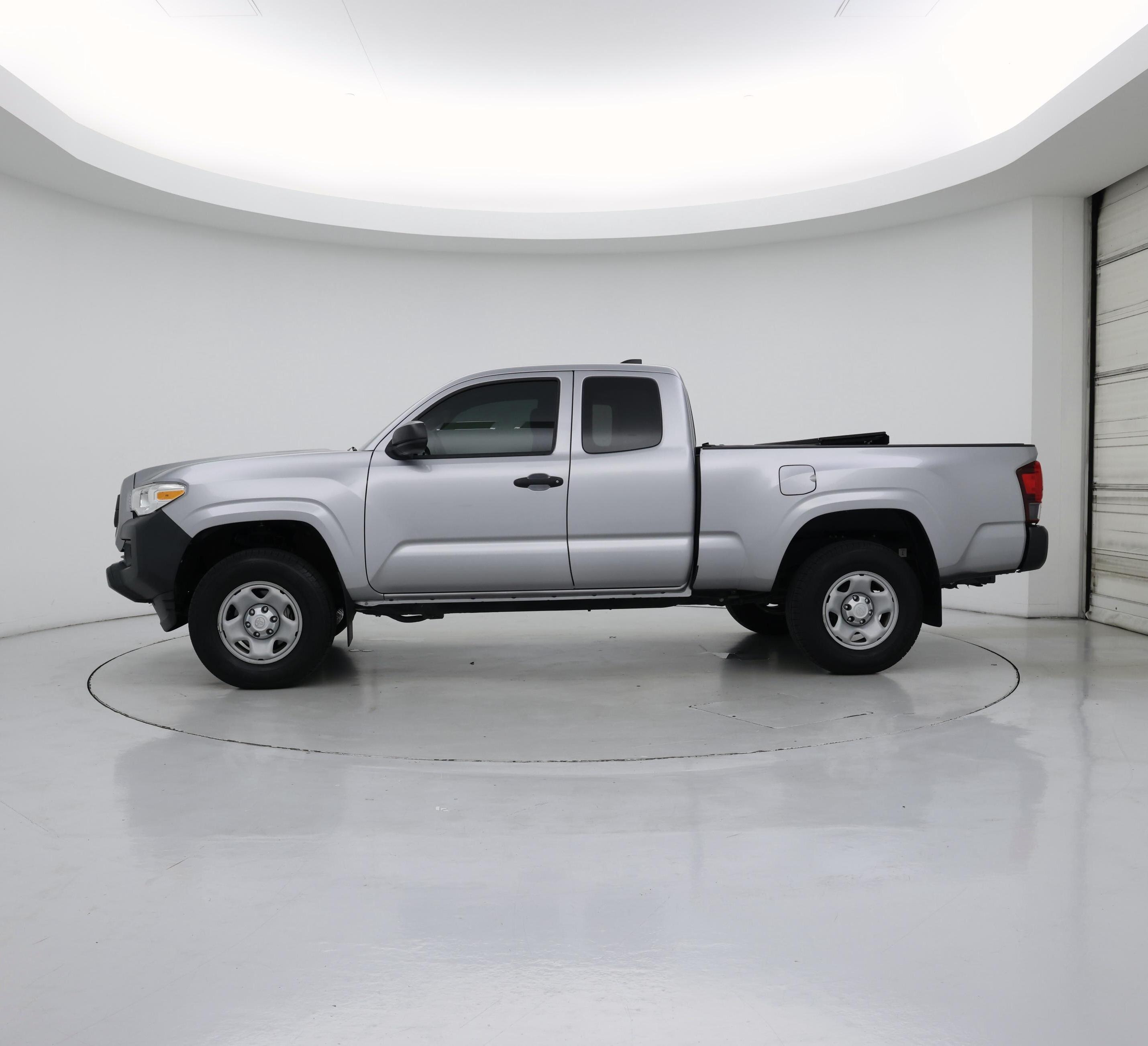 Thumbnail: 2020 Toyota Tacoma - 3