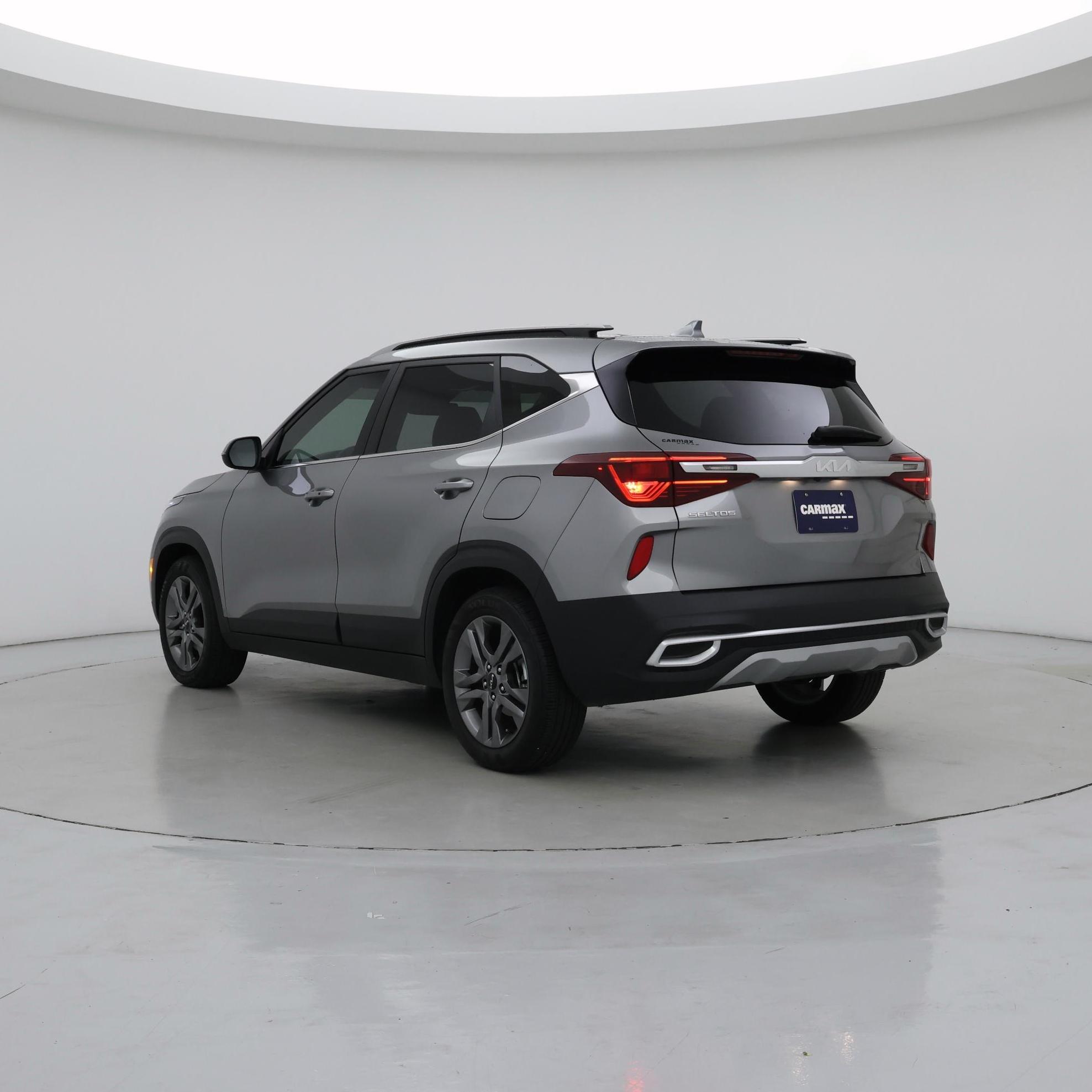 Thumbnail: 2023 Kia Seltos - 2