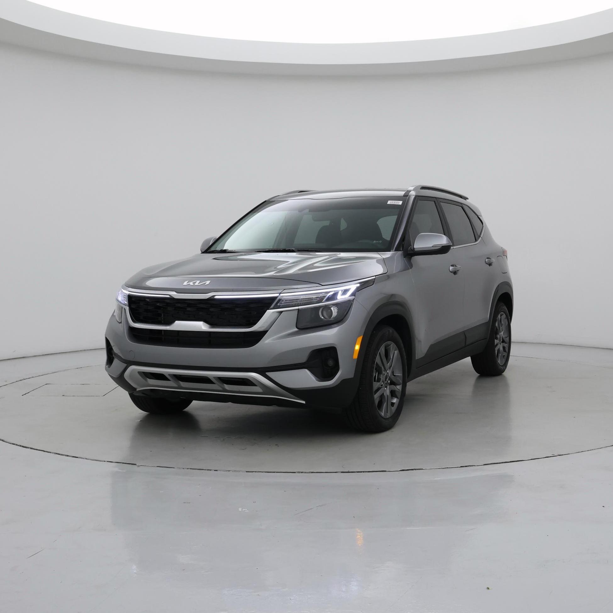 Thumbnail: 2023 Kia Seltos - 4