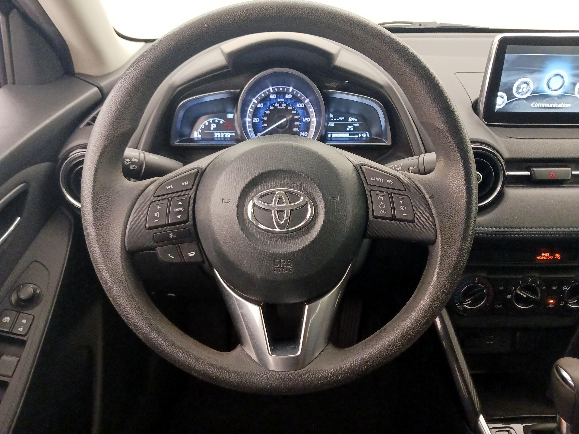 Thumbnail: 2018 Toyota Yaris iA - 10